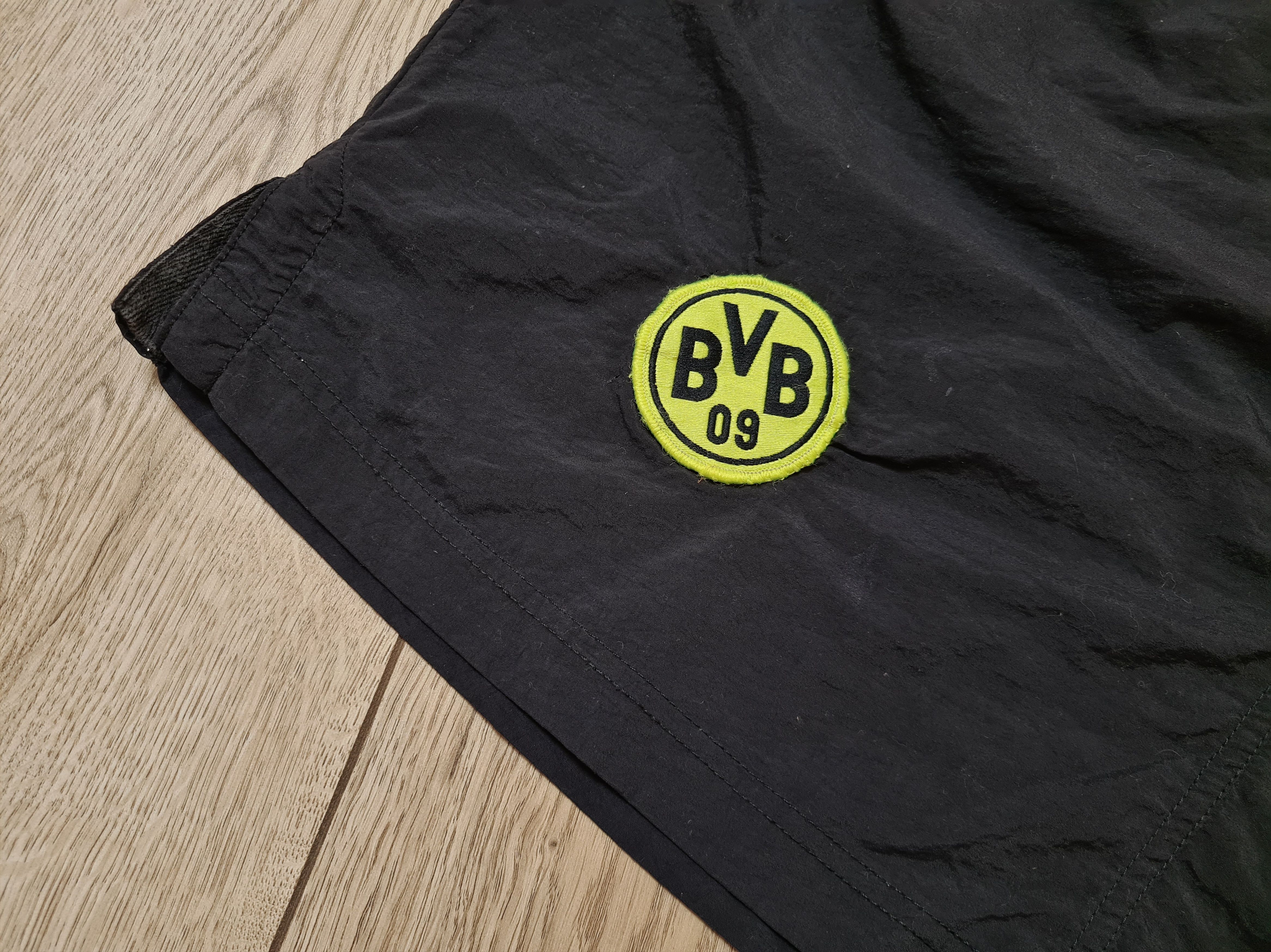 Vintage BORUSSIA DORTMUND 1995 1996 HOME FOOTBALL SOCCER SHORTS Size US 38 / EU 54 - 3 Thumbnail