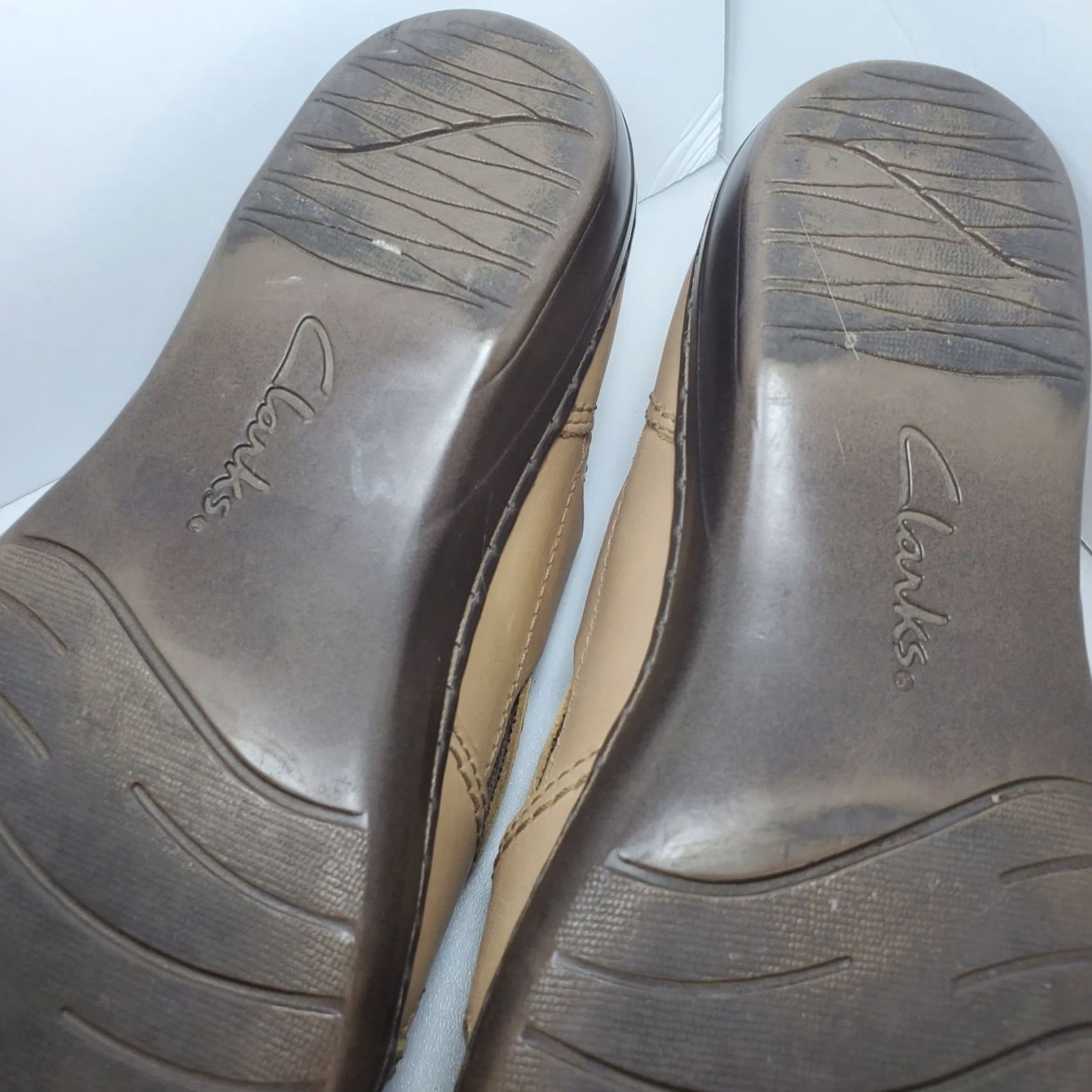 Clarks Clarks Wmns Strappy Flat Comfort Sandals Sz 6.5 Tan Beige Leather Preppy Summer Size US 7 / IT 37 - 8 Thumbnail
