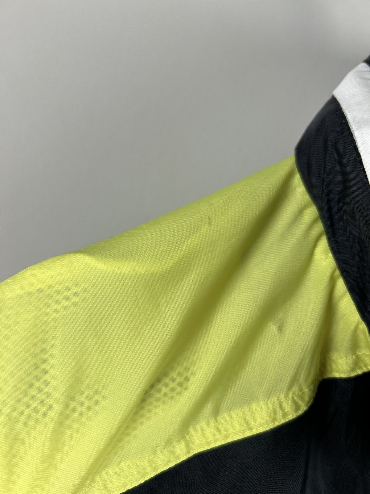 Nike Vintage 90s Nike Borussia Dortmund Jacket Jersey Rare Size US S / EU 44-46 / 1 - 4 Thumbnail