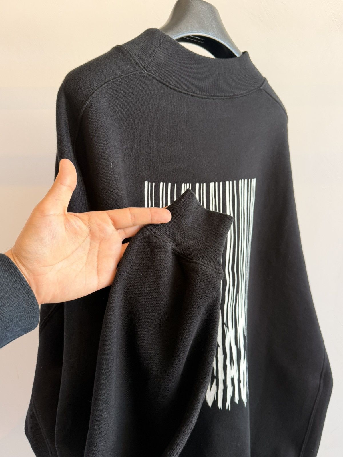 Balenciaga Balenciaga Oversized Logo Barcode Sweater Black Size XS Size US XS / EU 42 / 0 - 11 Thumbnail