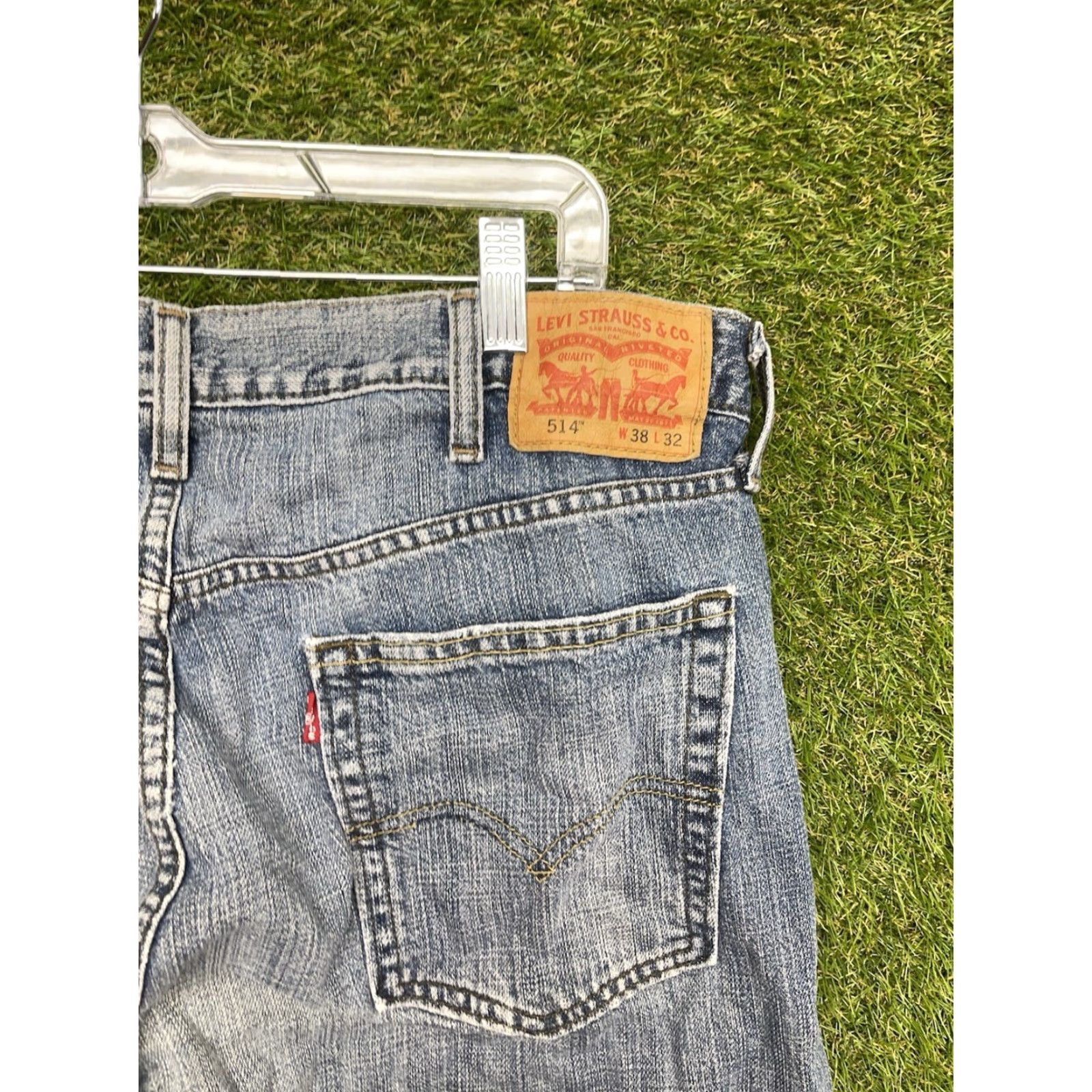 Levi's VINTAGE Levis 514 Jeans Mens 38x32 Straight Regular Denim Light Blue 514 Levi's Men Jeans 514 Regular Blue 38 32 Mens Mens Jeans Size US 38 / EU 54 - 3 Thumbnail
