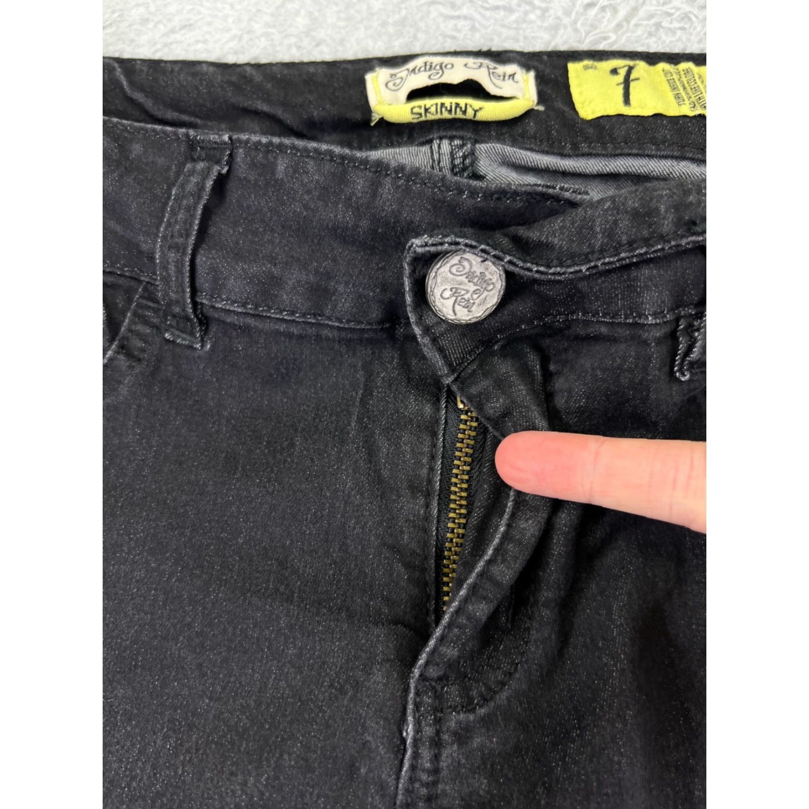 Denime VINTAGE Indigo Rein Jeans Womens 7 Black Denim Skinny Low Rise Rhinestone 27x29 Size 28" / US 6 / IT 42 - 5 Thumbnail