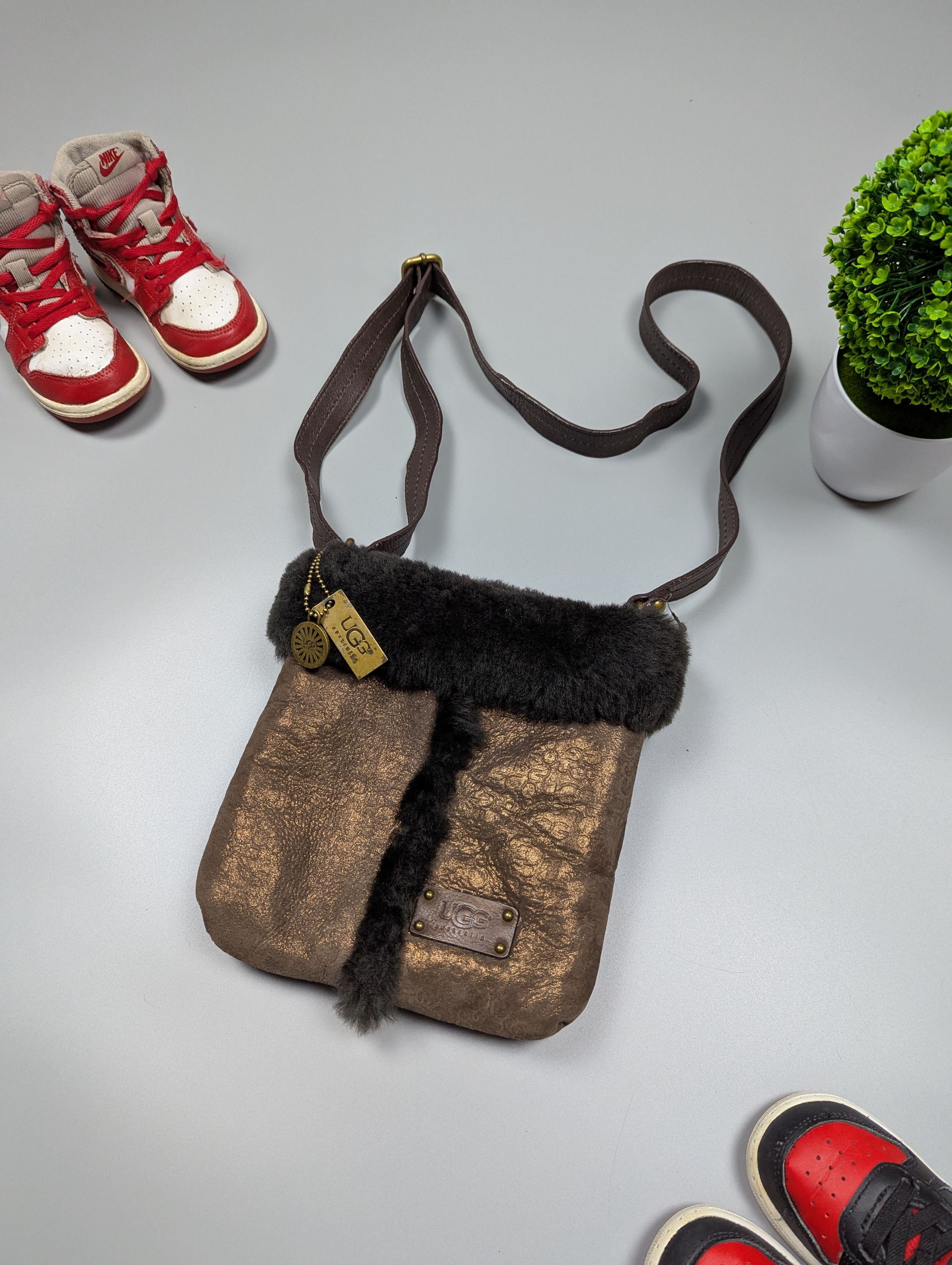 Ugg × Vintage UGG Australia Leather Monogrammed Sheepskin Shoulder Handbag Size ONE SIZE - 1 Thumbnail
