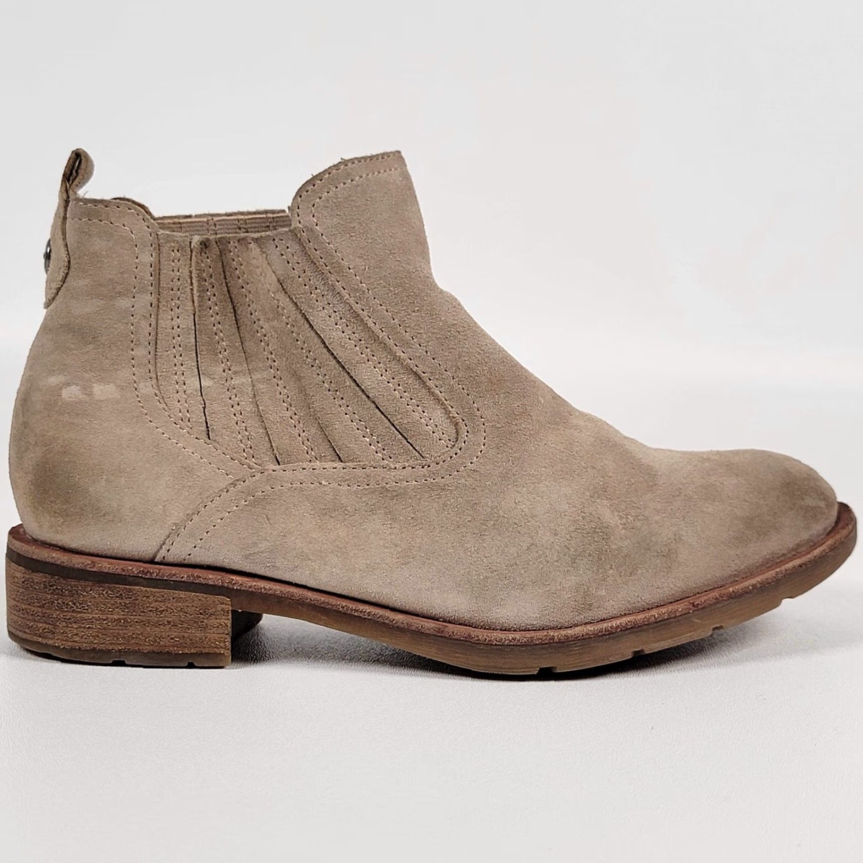 Vintage Sofft Bellis III Womens 8 M Beige Suede Chelsea Boots Block Heel Ankle Leather Insole Rubber Comfort Size US 8 / IT 38 - 4 Thumbnail