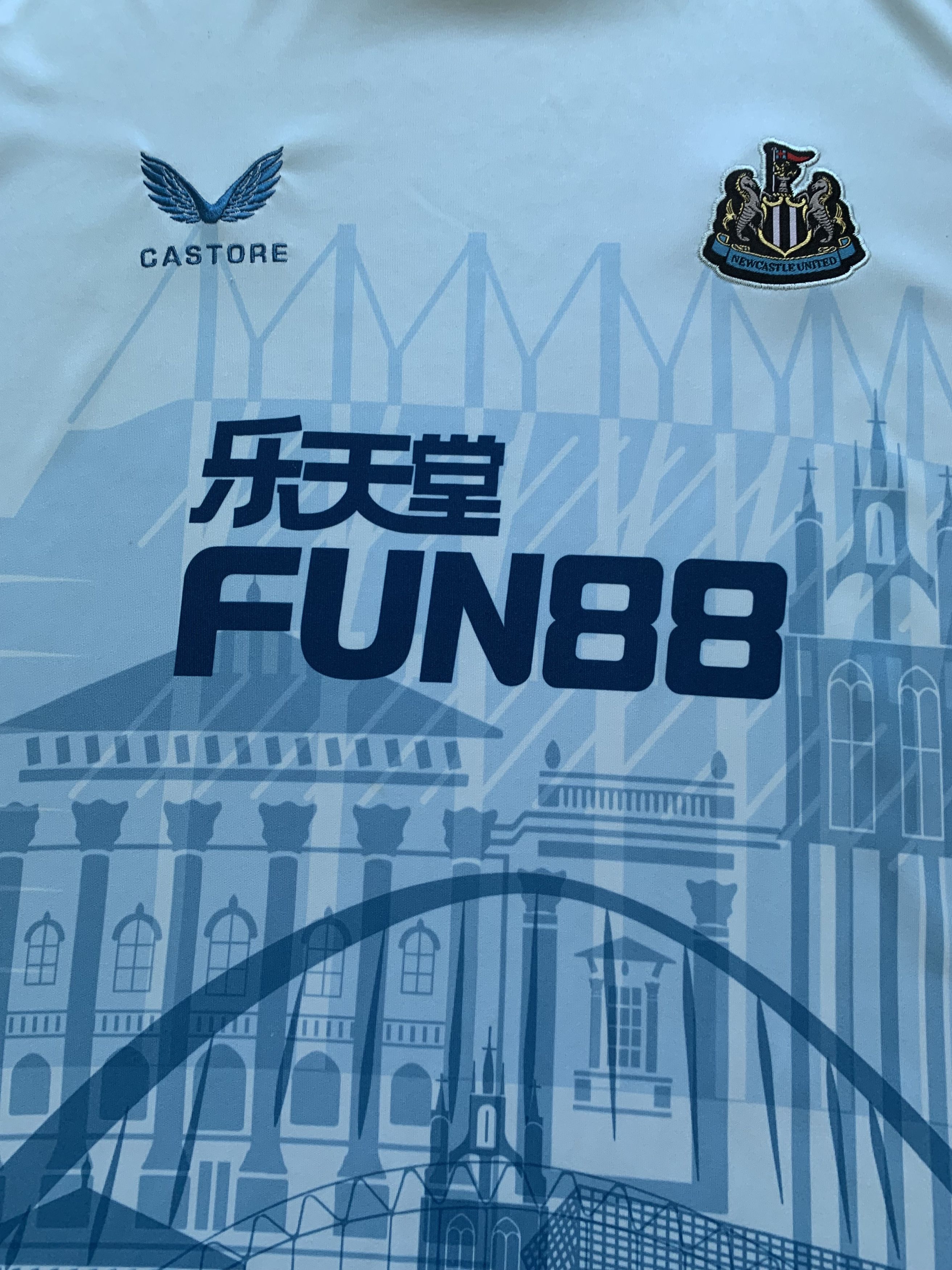 Castore Castore Newcastle United Pre Match Football Shirt 2022 Size US S / EU 44-46 / 1 - 5 Thumbnail
