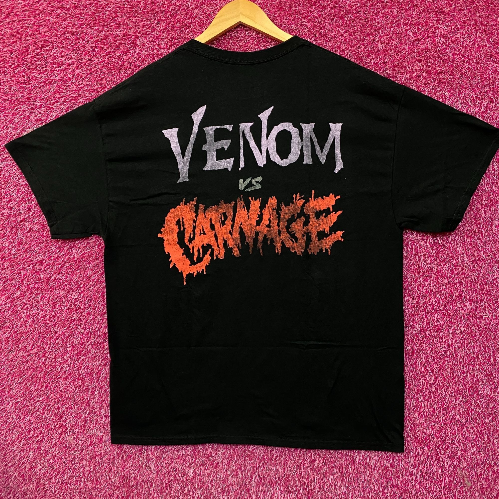 Marvel Comics Marvel Venom vs. Carnage Battle of Symbiotes Tee XL Size US XL / EU 56 / 4 - 4 Thumbnail
