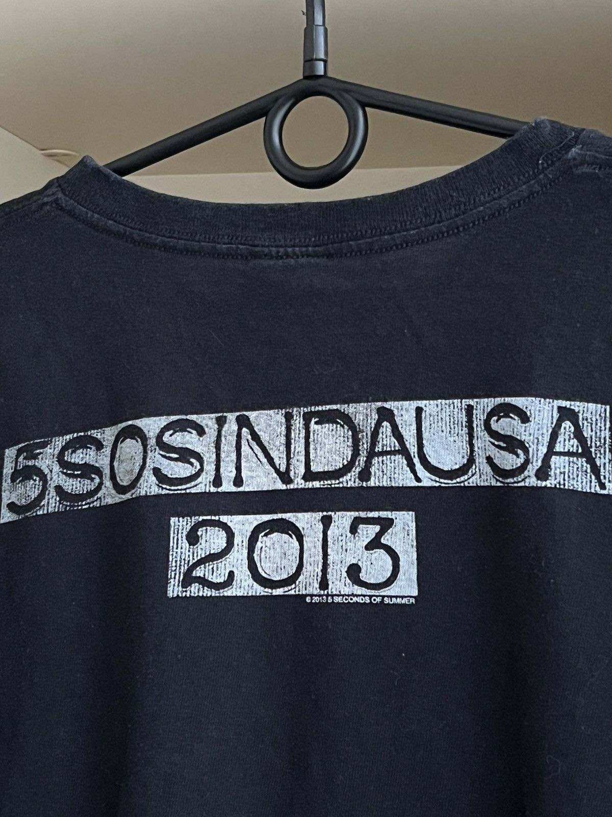 Band Tees Vintage 5 Seconds of Summer Band Tee Rock T-Shirt Size L Size US L / EU 52-54 / 3 - 14 Thumbnail