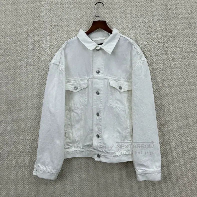 Balenciaga Balenciaga Back Letter Logo Washed Denim Jacket Size US S / EU 44-46 / 1 - 1 Thumbnail