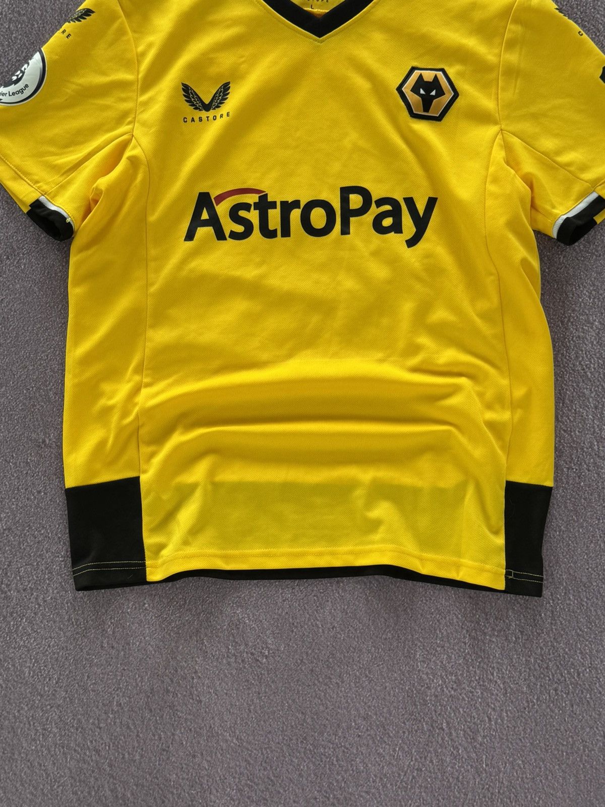 Vintage Wolves Streetwear Yellow Soccer Jersey - 2022/3 Size US L / EU 52-54 / 3 - 3 Thumbnail