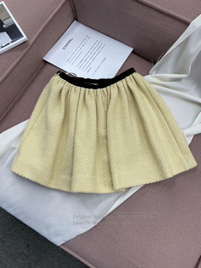 Chanel Chanel 22B popular yellow bow skirt short skirt Size 42" / US 20 - 4 Thumbnail