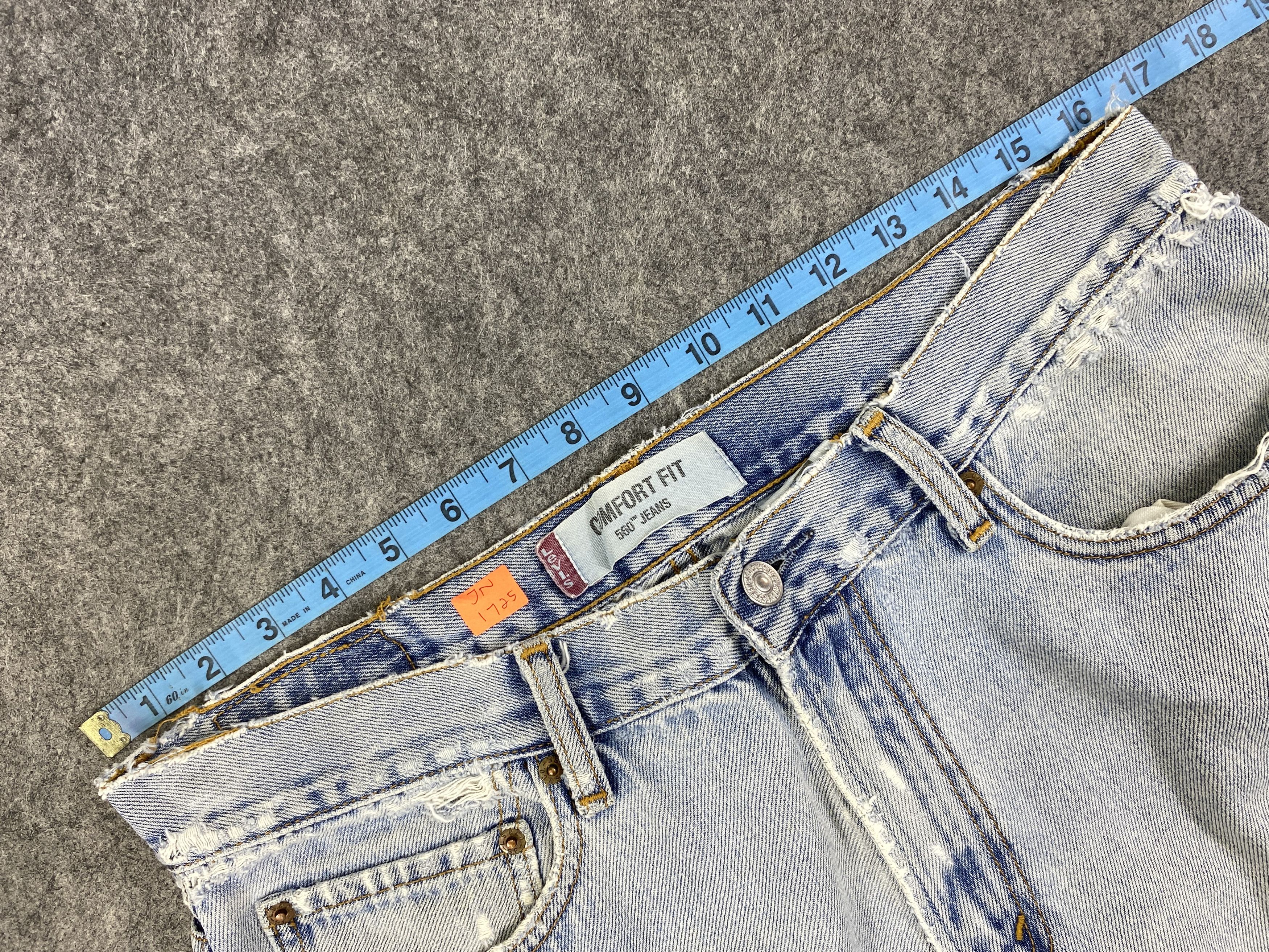 Levi's Light Blue Wash Vintage Levi's 560 33x32.5 Denim -JN1725 Size US 33 - 5 Thumbnail