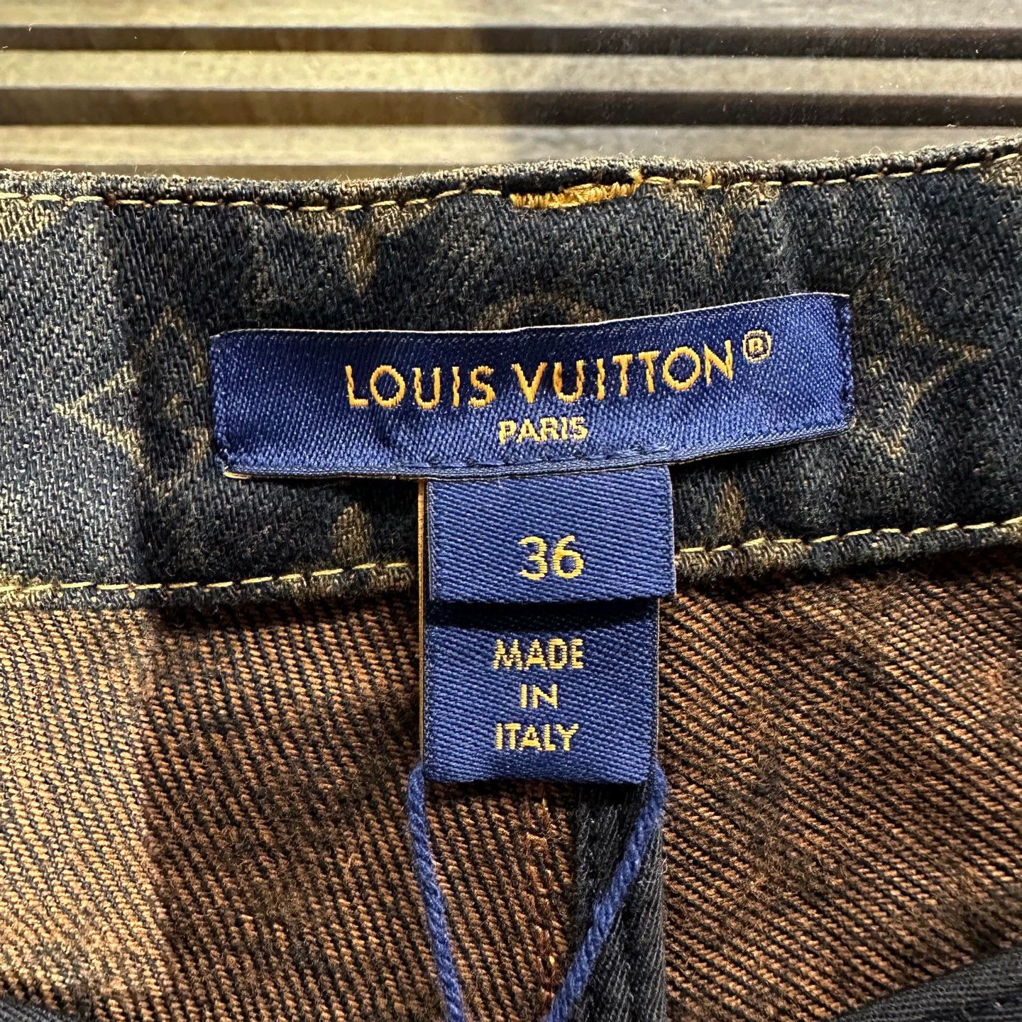 Louis Vuitton LV mar65 all over Monogram wide leg jeans 36 new Size 26" / US 2 / IT 38 - 3 Thumbnail