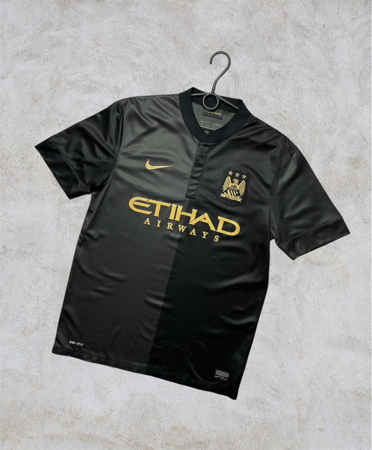 Nike Nike Manchester city vintage soccer jersey size M medium Size US M / EU 48-50 / 2 - 1 Thumbnail