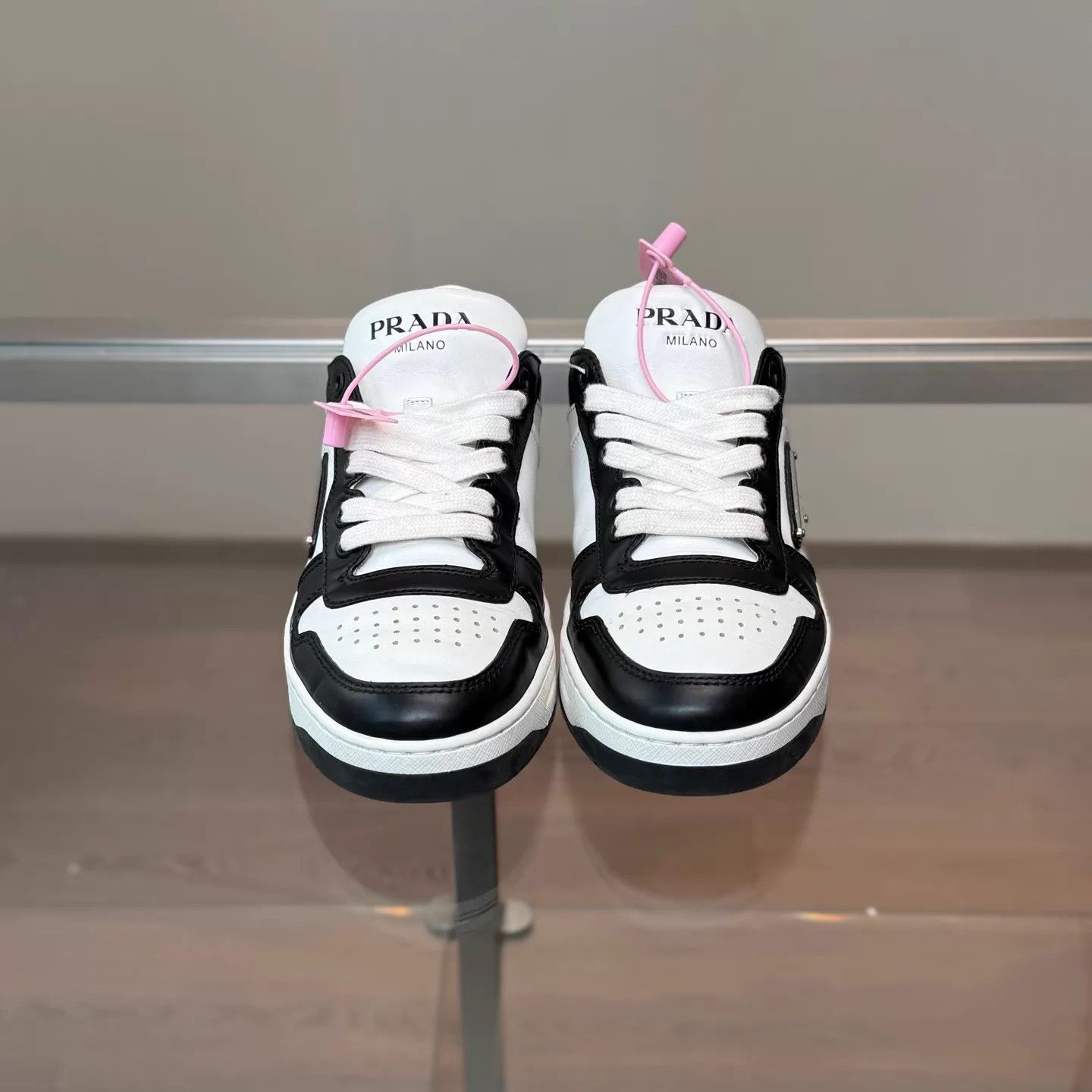 Prada Prada Downtown B&W TriLogo Shoes 35.5 98 DM1979 Size US 5 / IT 35 - 5 Thumbnail