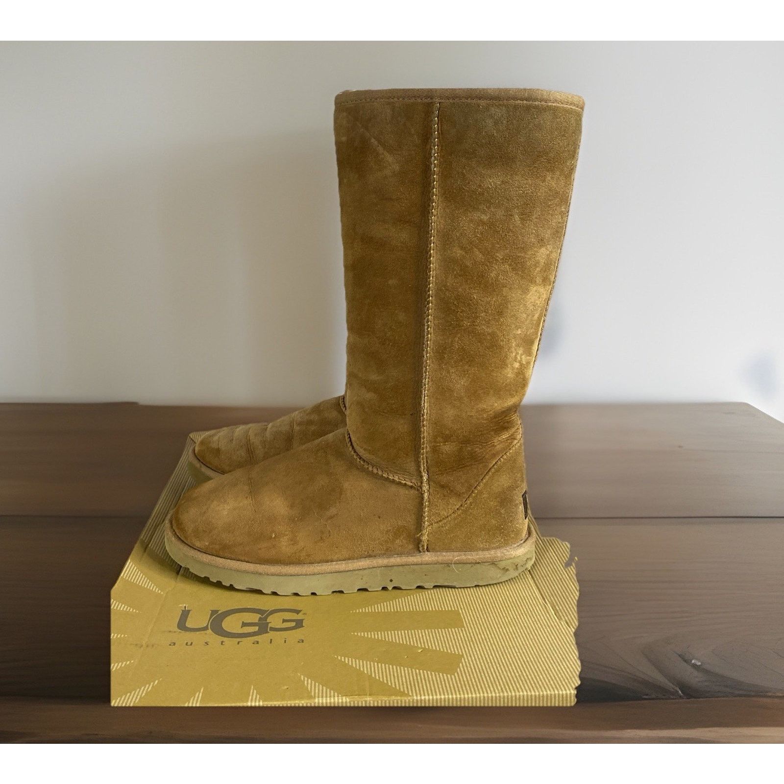 Ugg IOB UGG Classic Tall Womens Winter Boots - Size 9, Chestnut Size US 9 / IT 39 - 2 Thumbnail