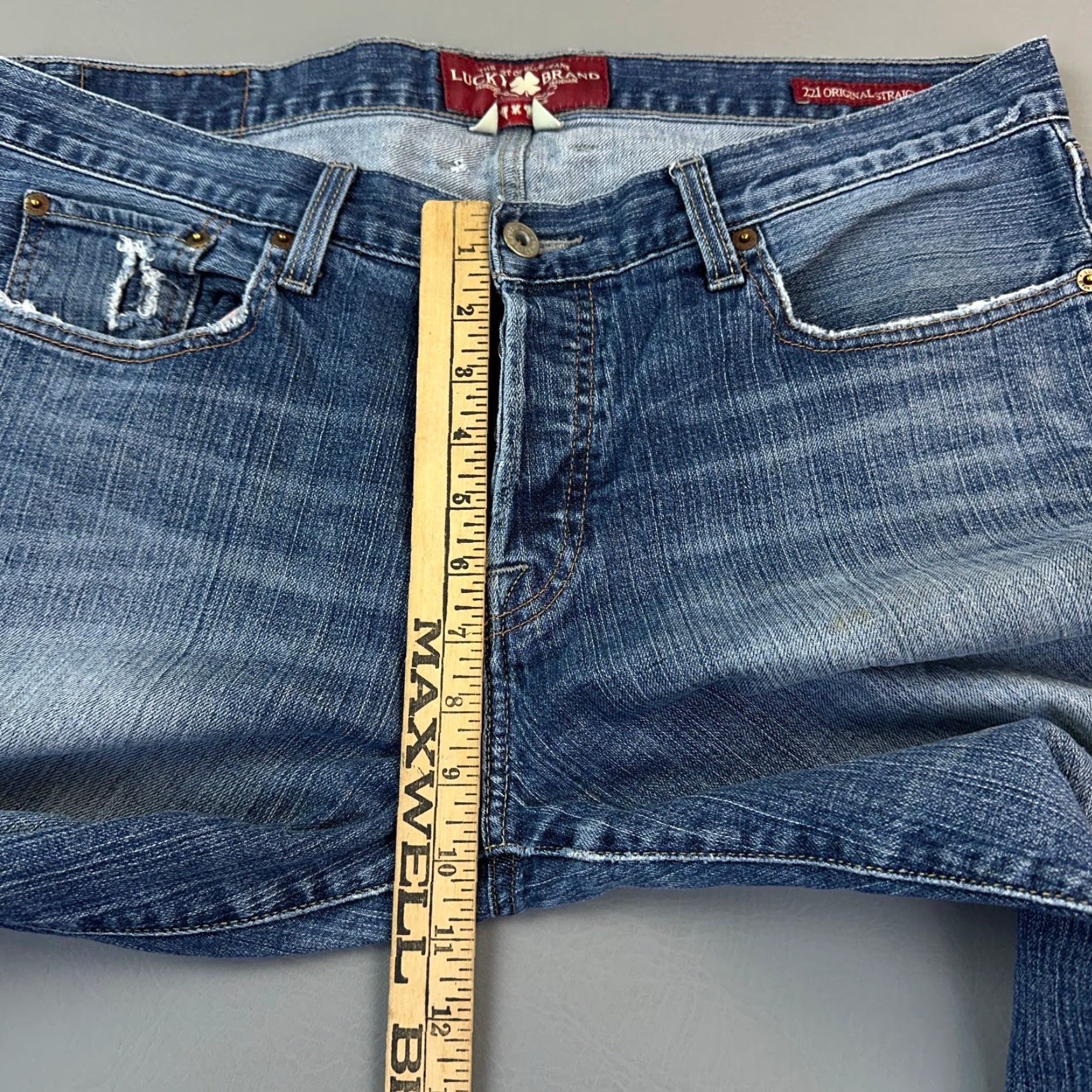 Lucky Brand Lucky Brand 221 Jeans Mens 36x31 Denim Button Fly Straight 5-Pocket Classic Casual Blue 36x31 Mens Denim Jeans Size US 36 / EU 52 - 7 Thumbnail