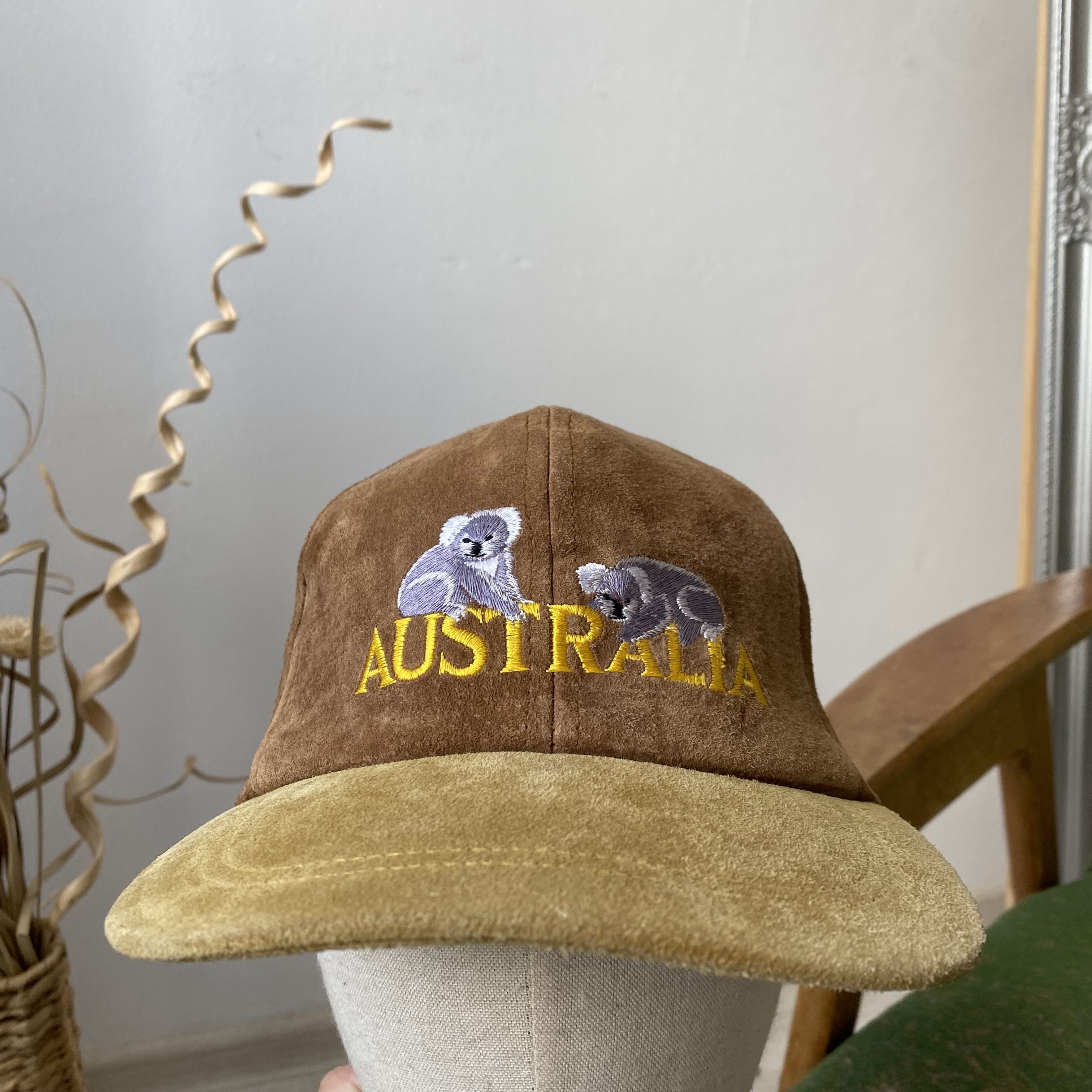 Cowboy Equipment 🐨 Vintage Real leather Australia logo Cap Suede Dad hat Size ONE SIZE - 3 Thumbnail