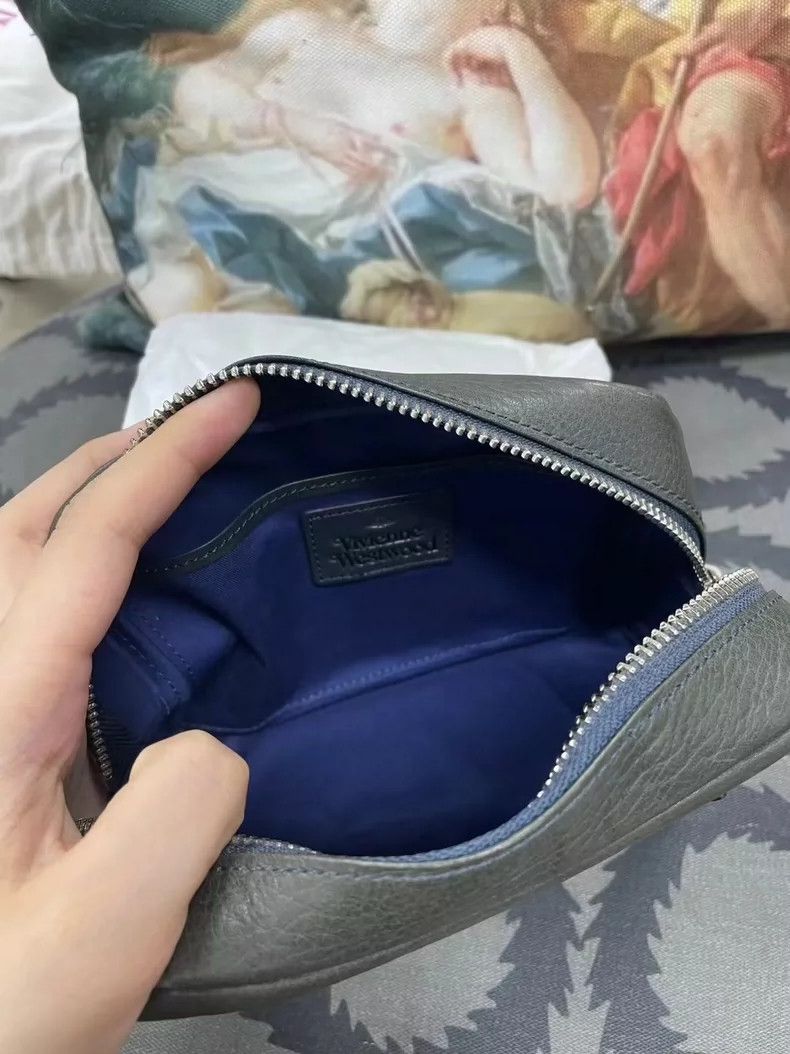 Vivienne Westwood Vivienne Westwood size os Saturn holds a leather handbag Size ONE SIZE - 3 Thumbnail