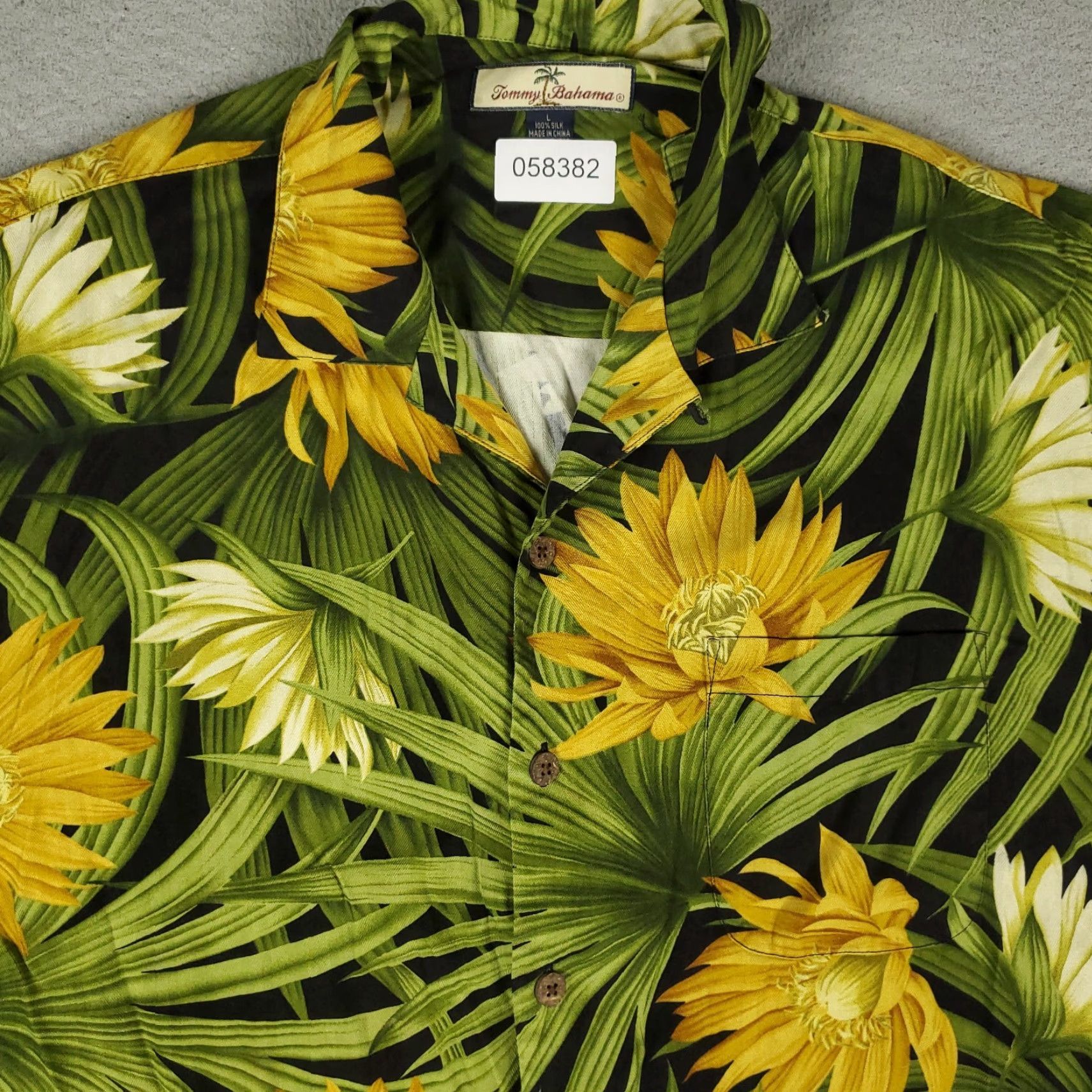 Tommy Bahama Tommy Bahama Shirt Mens Large Green Floral Silk Hawaiian Button Up Short Sleeve Size US L / EU 52-54 / 3 - 2 Thumbnail