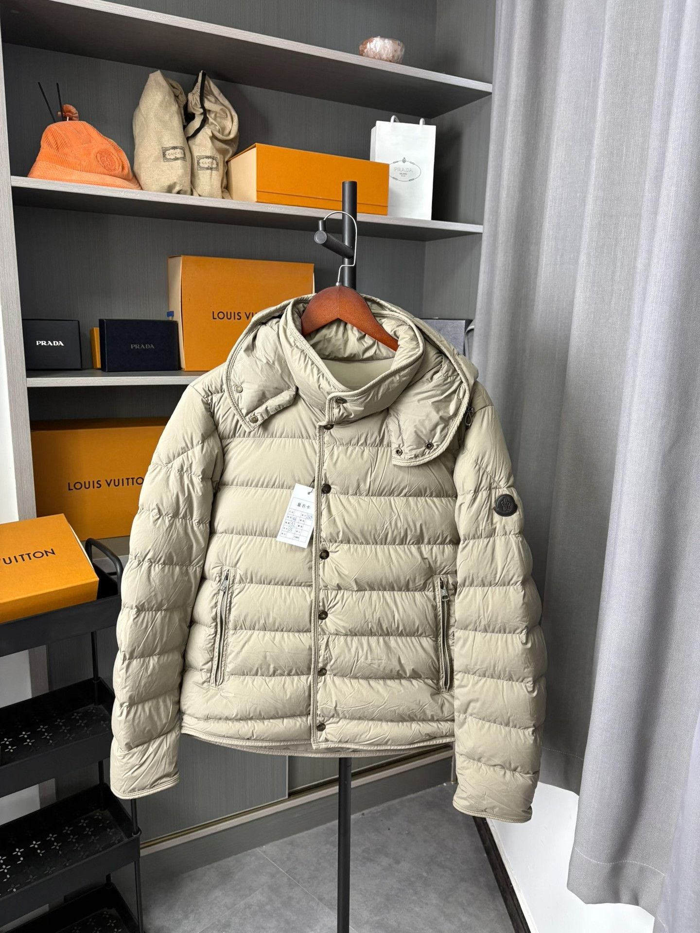 Moncler Moncler Down Beige Heavy Coat L Men Size US L / EU 52-54 / 3 - 1 Thumbnail