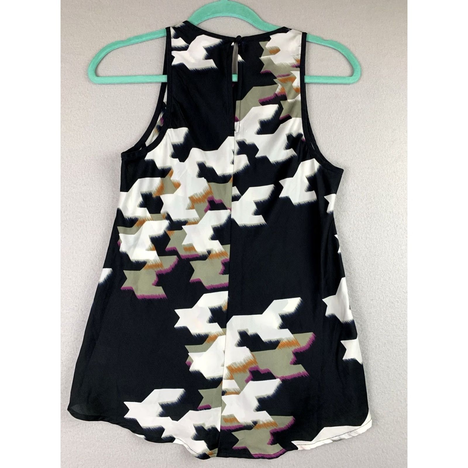 Trina Turk TRINA TURK Top Womens Small Multicolor Geometric Hi-Lo Keyhole Size S / US 4 / IT 40 - 2 Thumbnail