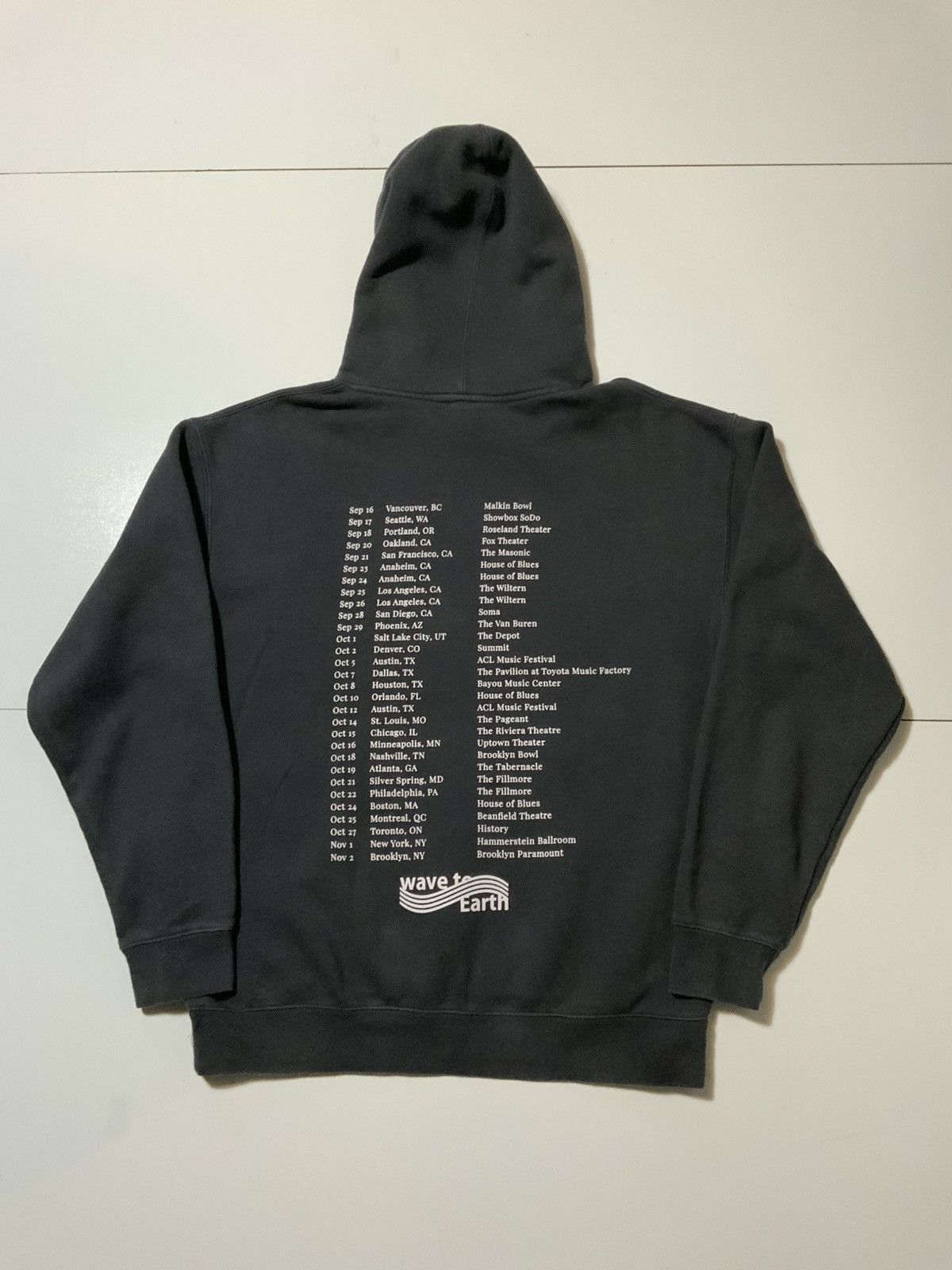 Other Wave To Earth Play With Earth 003 World Tour Official Hoodie Size US L / EU 52-54 / 3 - 1 Thumbnail