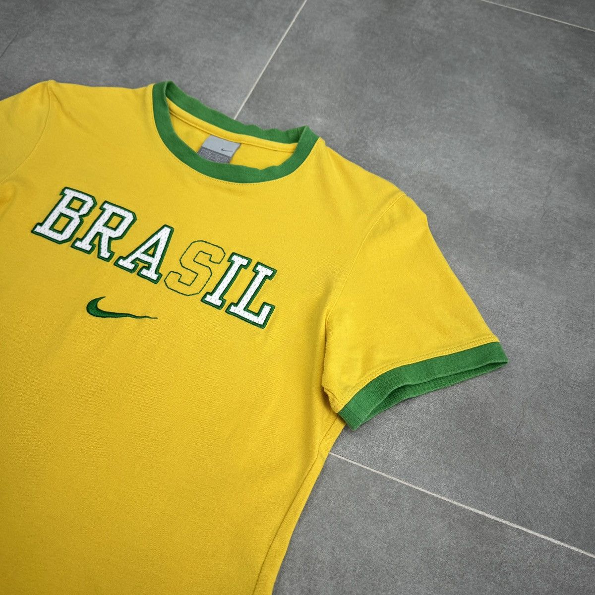 Nike Vintage Nike Brazil Brasil Women T-Shirt Size M Size M / US 6-8 / IT 42-44 - 6 Thumbnail