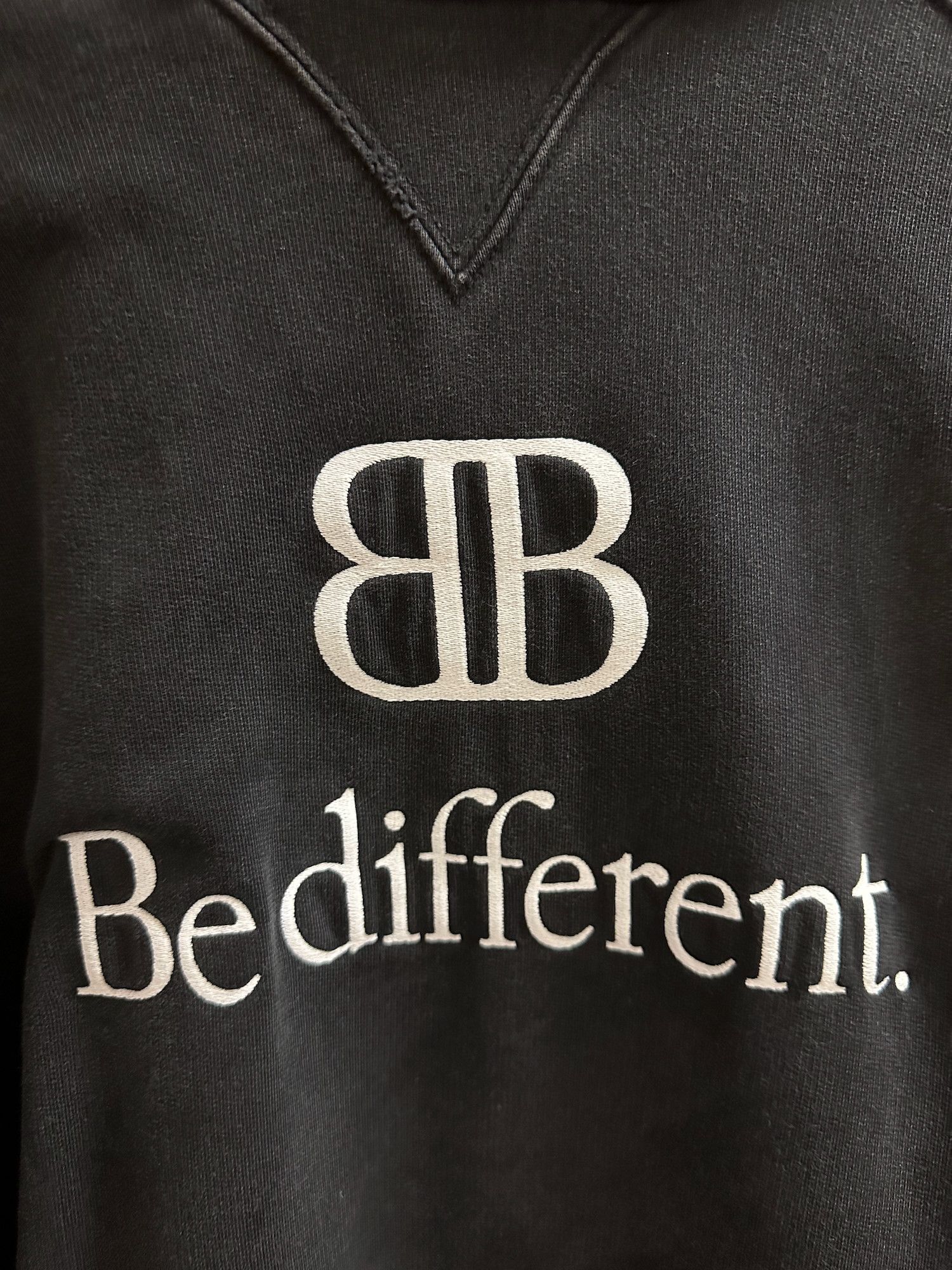 Balenciaga Balenciaga 22FW BB Be Different Hoodie Oversized Size US XL / EU 56 / 4 - 3 Thumbnail