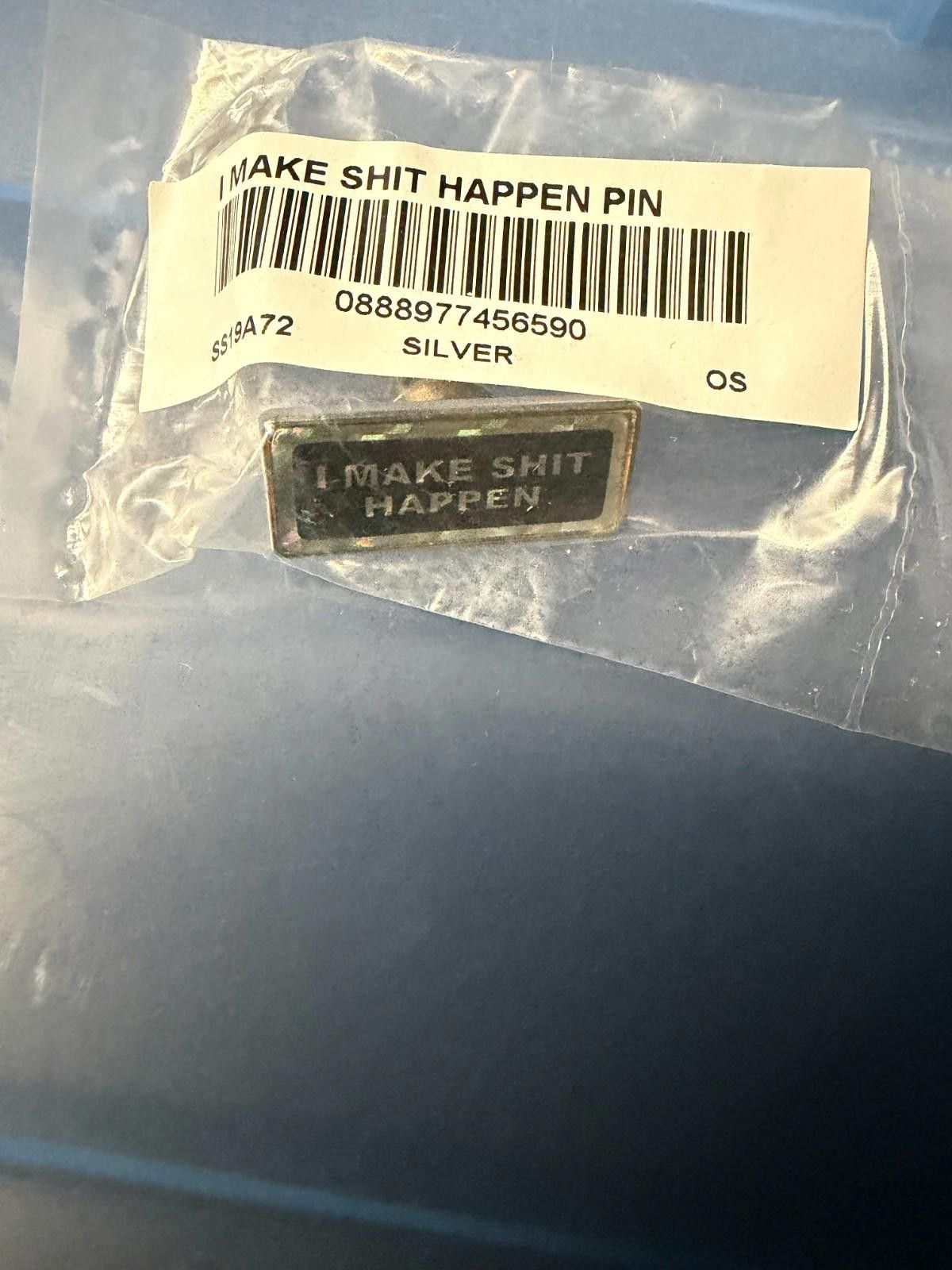 Other Supreme I Make Sht Happen Pin SS19 Sh!t Size ONE SIZE - 1 Thumbnail