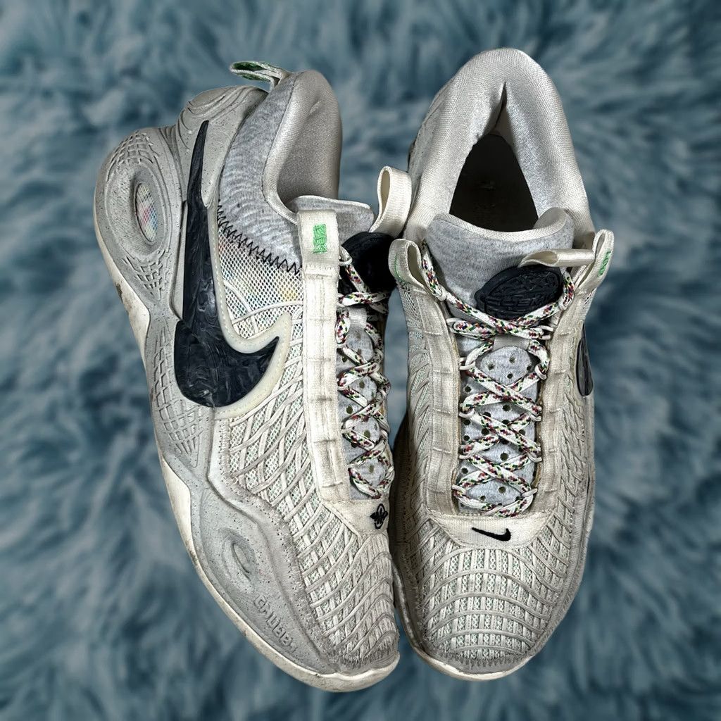 Nike Nike Cosmic Unity Sneaker Athletic Beige Green Glow Men's DA6725-100 Size US 10 / EU 43 - 1 Thumbnail