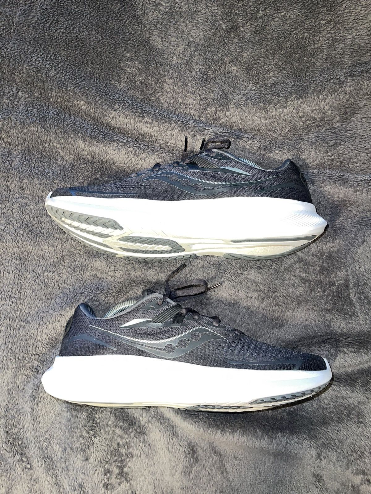 Saucony Ride 15 ‘Black/White’ Size US 9 / EU 42 - 3 Thumbnail