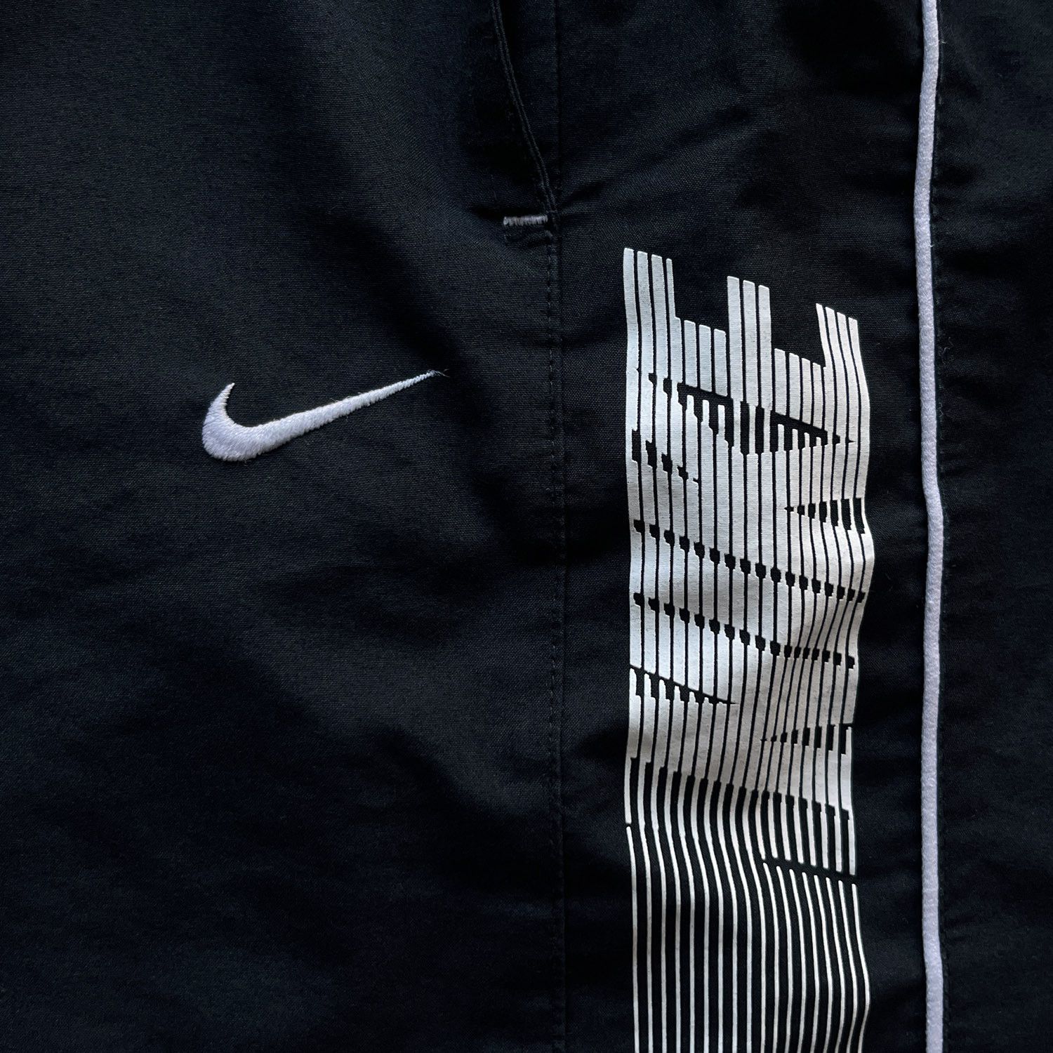 Nike Motion Side Logo Mesh Lined Shorts in Black/White Size US 30 / EU 46 - 4 Thumbnail