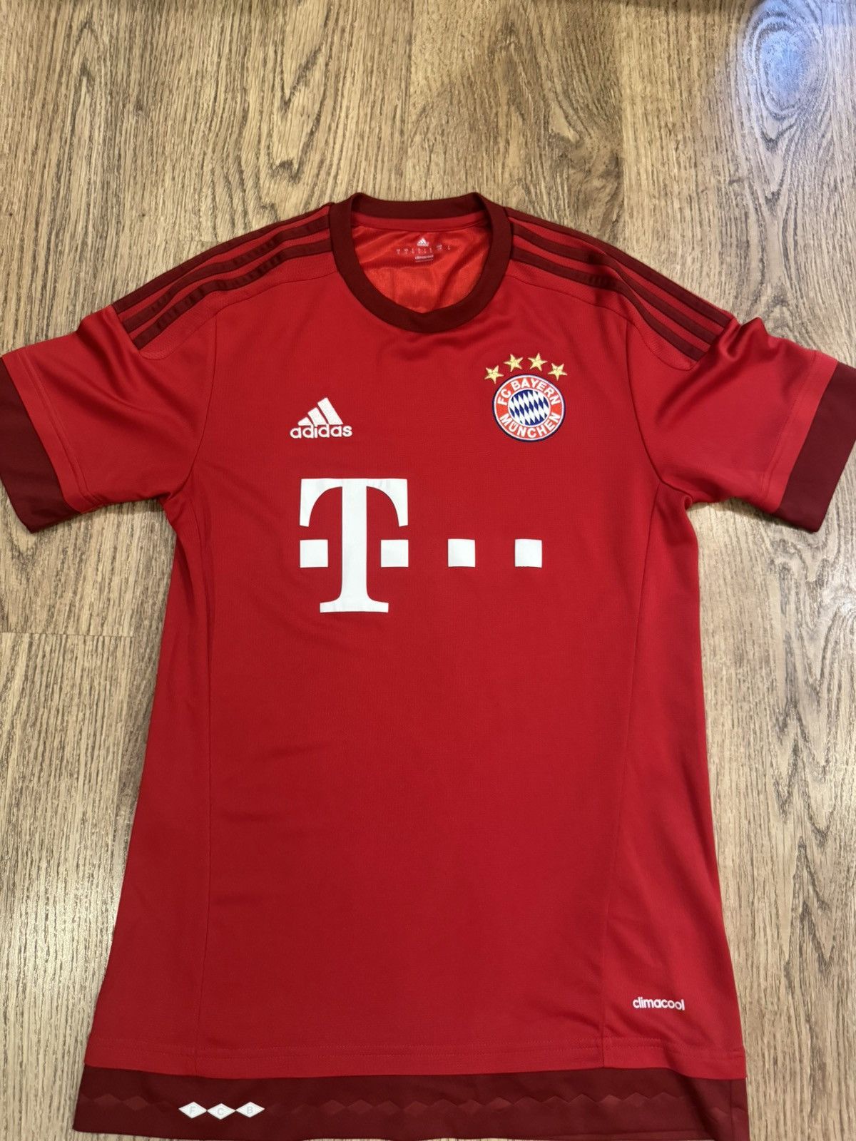 Adidas BAYERN MÜNICH 2015 2016 HOME FOOTBALL SHIRT ADIDAS sz S MEN Size US S / EU 44-46 / 1 - 1 Thumbnail