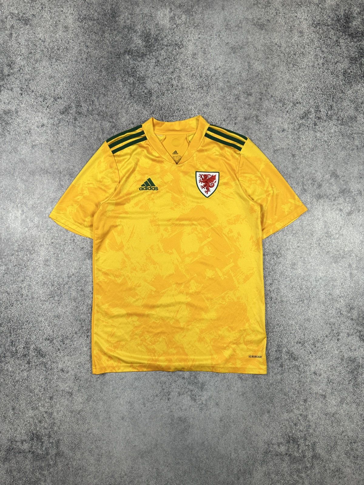 Adidas Adidas Wales Soccer Jersey Shorts Rare XS VTg USA Size US XS / EU 42 / 0 - 1 Thumbnail