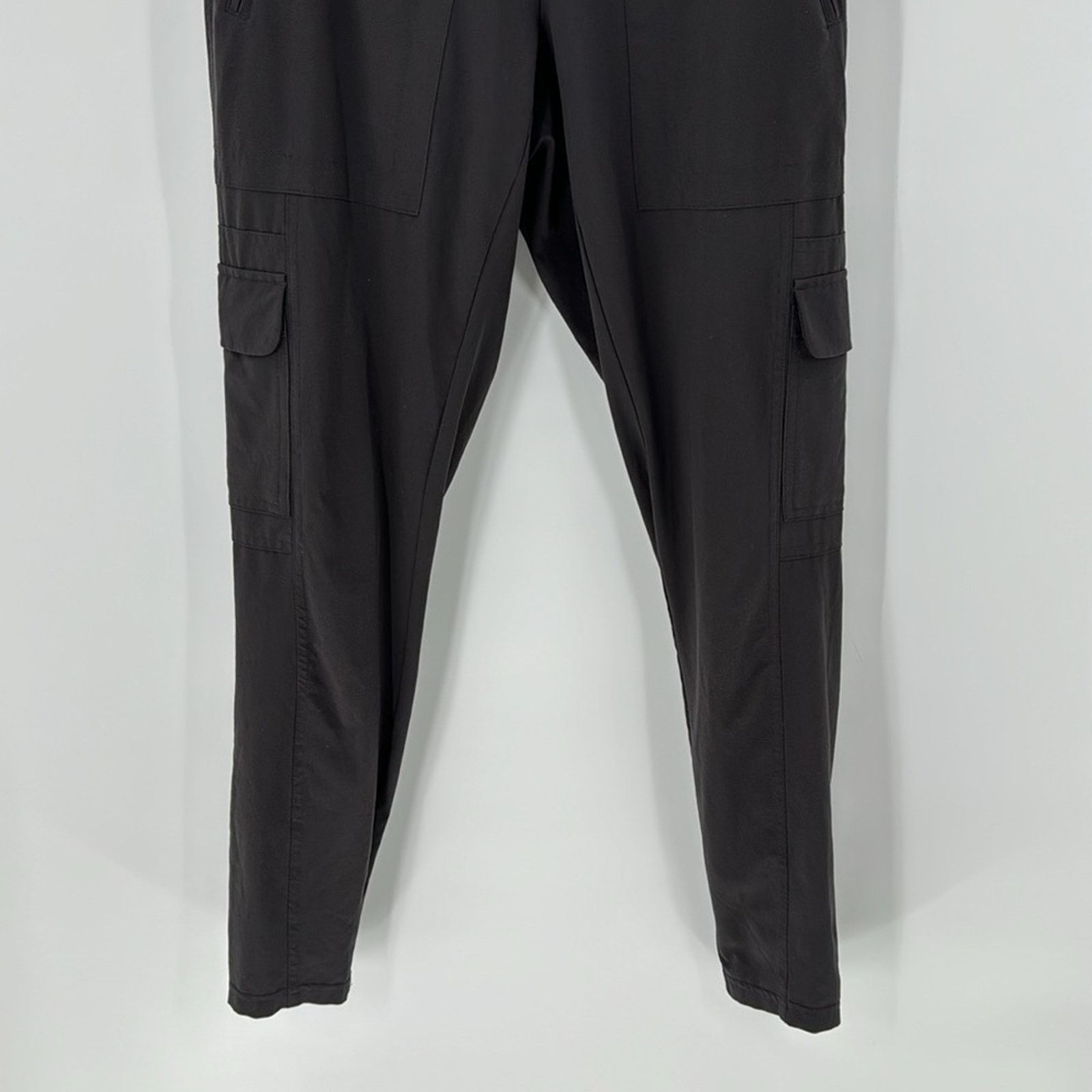 Athleta Athleta Chelsea Cargo pants black athleisure athletic sz 2 Size 27" / US 4 / IT 40 - 3 Thumbnail