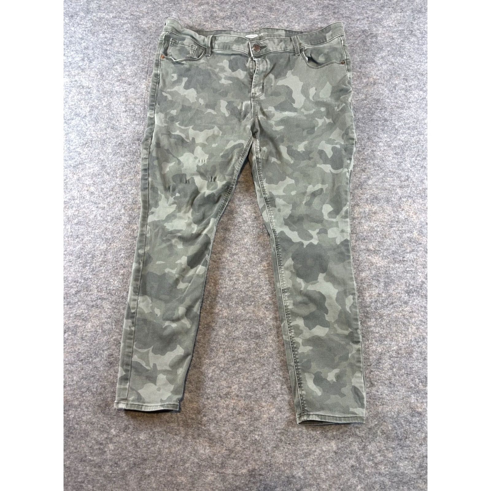 Old Navy Old Navy Women's Pixie High Rise Ankle Chino Camo Pants 18 Size 40" / US 18 - 2 Thumbnail