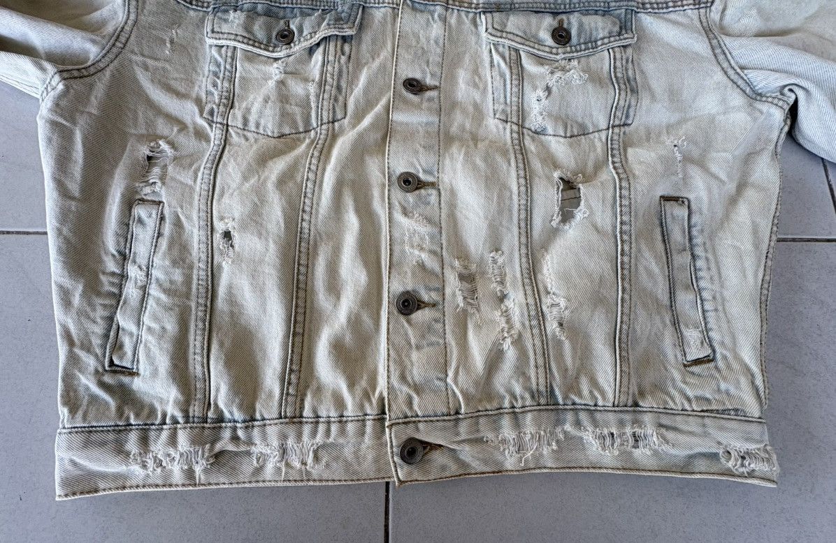 Zara Zara Man Denim Jacket With Two Rose Logo Distressed Denim Size US M / EU 48-50 / 2 - 6 Thumbnail