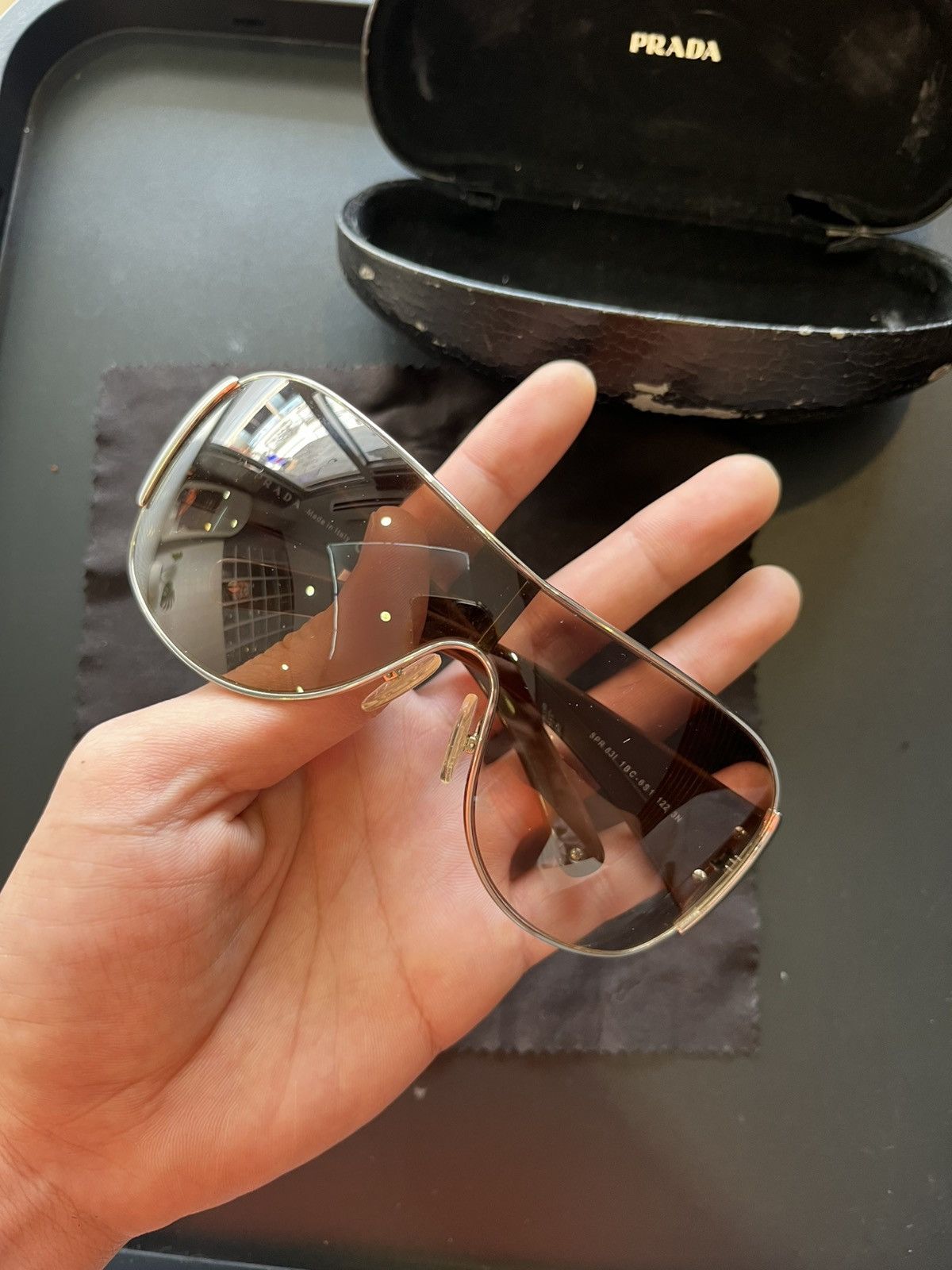 Prada 💥Vintage 00s PRADA Shield Sunglasses SPR 63I Size ONE SIZE - 2 Thumbnail