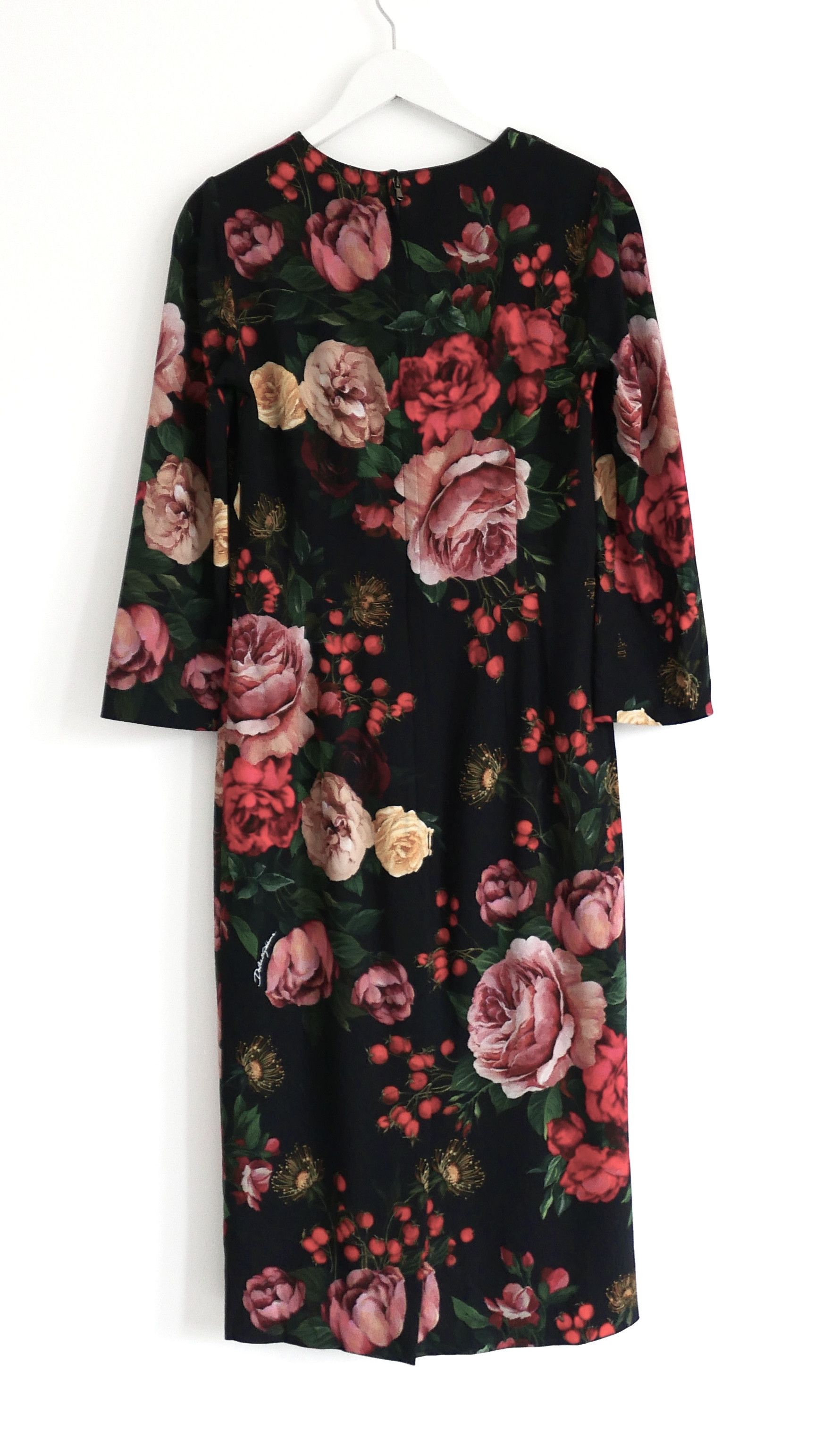 Dolce & Gabbana Dolce & Gabbana Red & Black Rose Print Sheath Dress Size S / US 4 / IT 40 - 4 Thumbnail