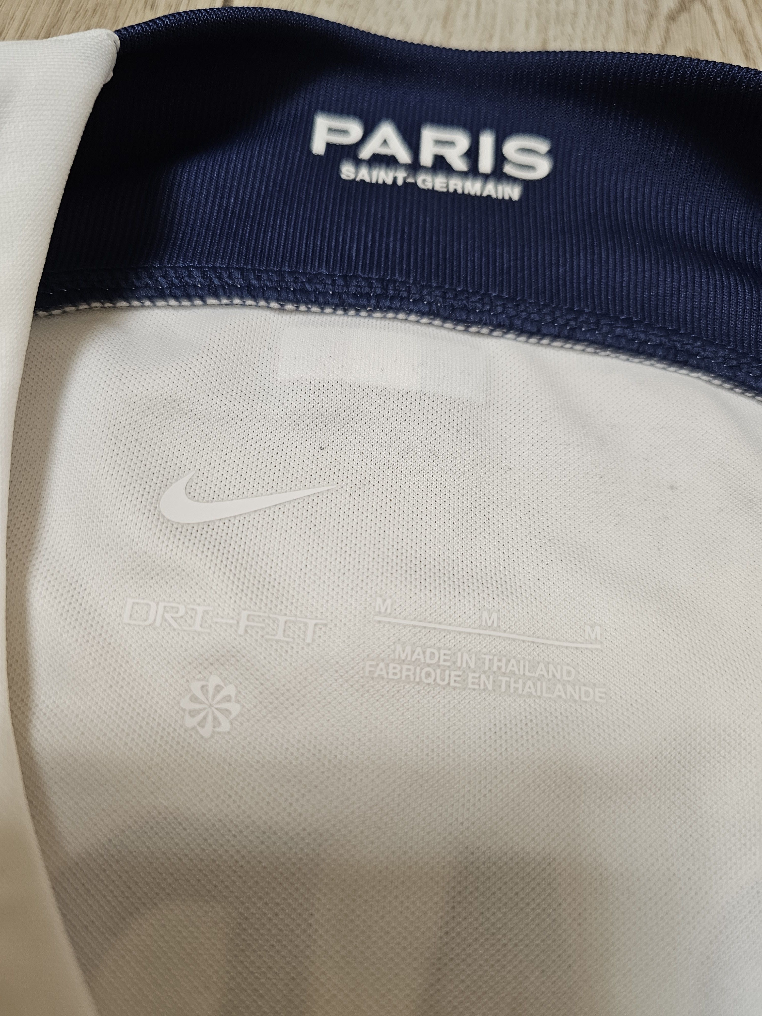 Nike PSG PARIS SAINT-GERMAIN 2024 MBAPPE FOOTBALL SOCCER JERSEY Size US M / EU 48-50 / 2 - 10 Thumbnail