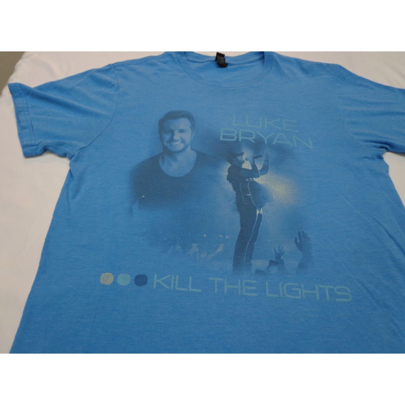 Vintage **District Blue Large Crew Neck Short Sleeve T-Shirt** User: **Large District Blue Crew Neck Short Sleeve T-Shirt** Size US L / EU 52-54 / 3 - 2 Thumbnail
