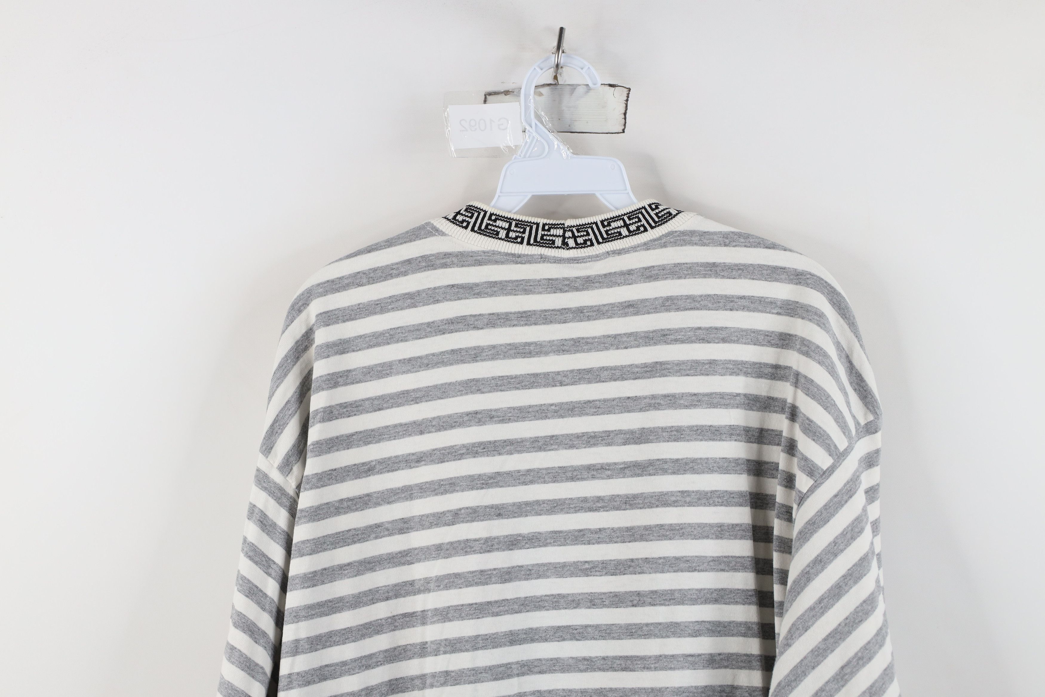 Vintage Vintage 90s Streetwear Fit Geometric Striped T-Shirt USA Size US M / EU 48-50 / 2 - 12 Thumbnail