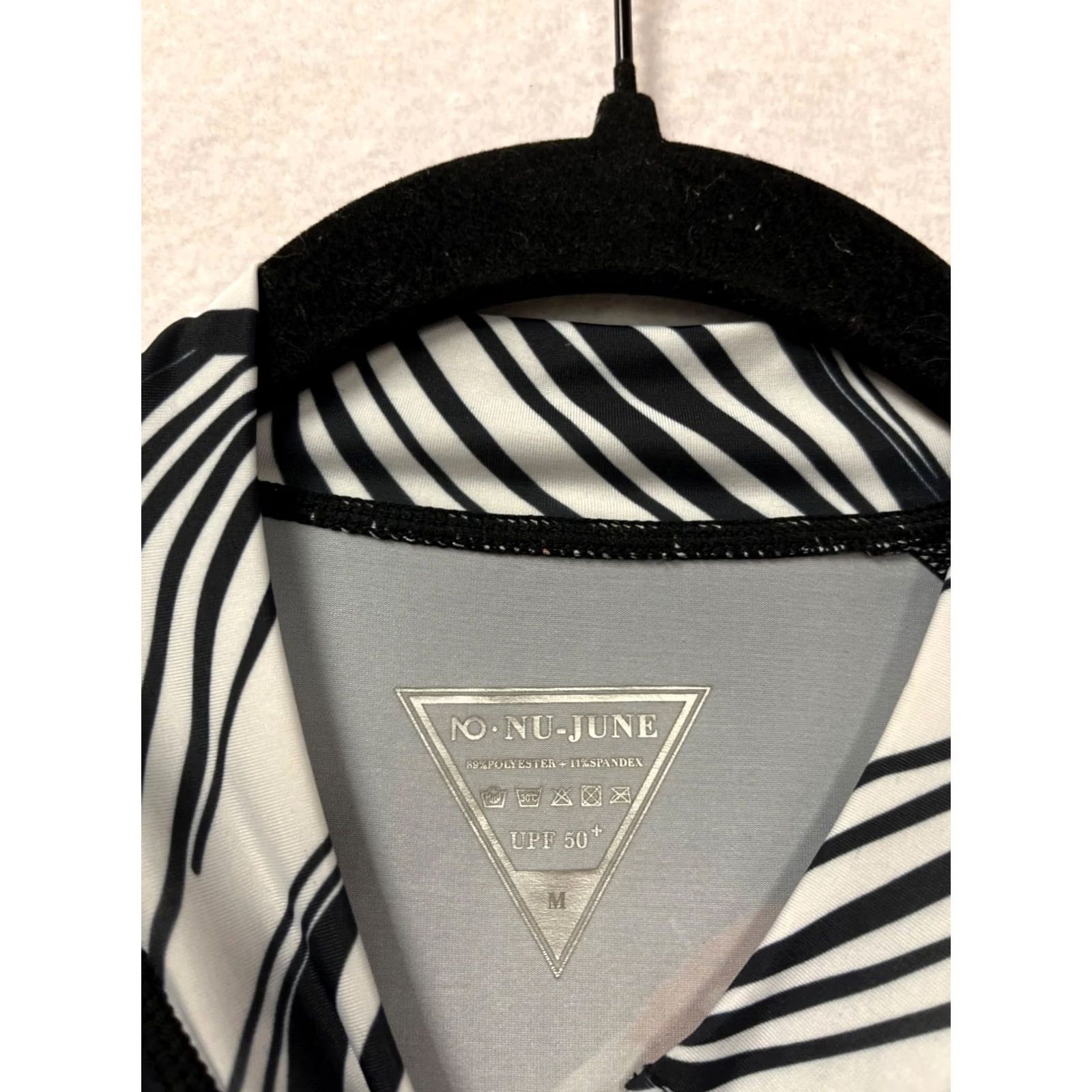 Vintage No-Nu-June Long Sleeve Rash Guard Shirt UPF 50+ Jacket Womens M Black Striped Print ZipUp Jacket Size M / US 6-8 / IT 42-44 - 3 Thumbnail