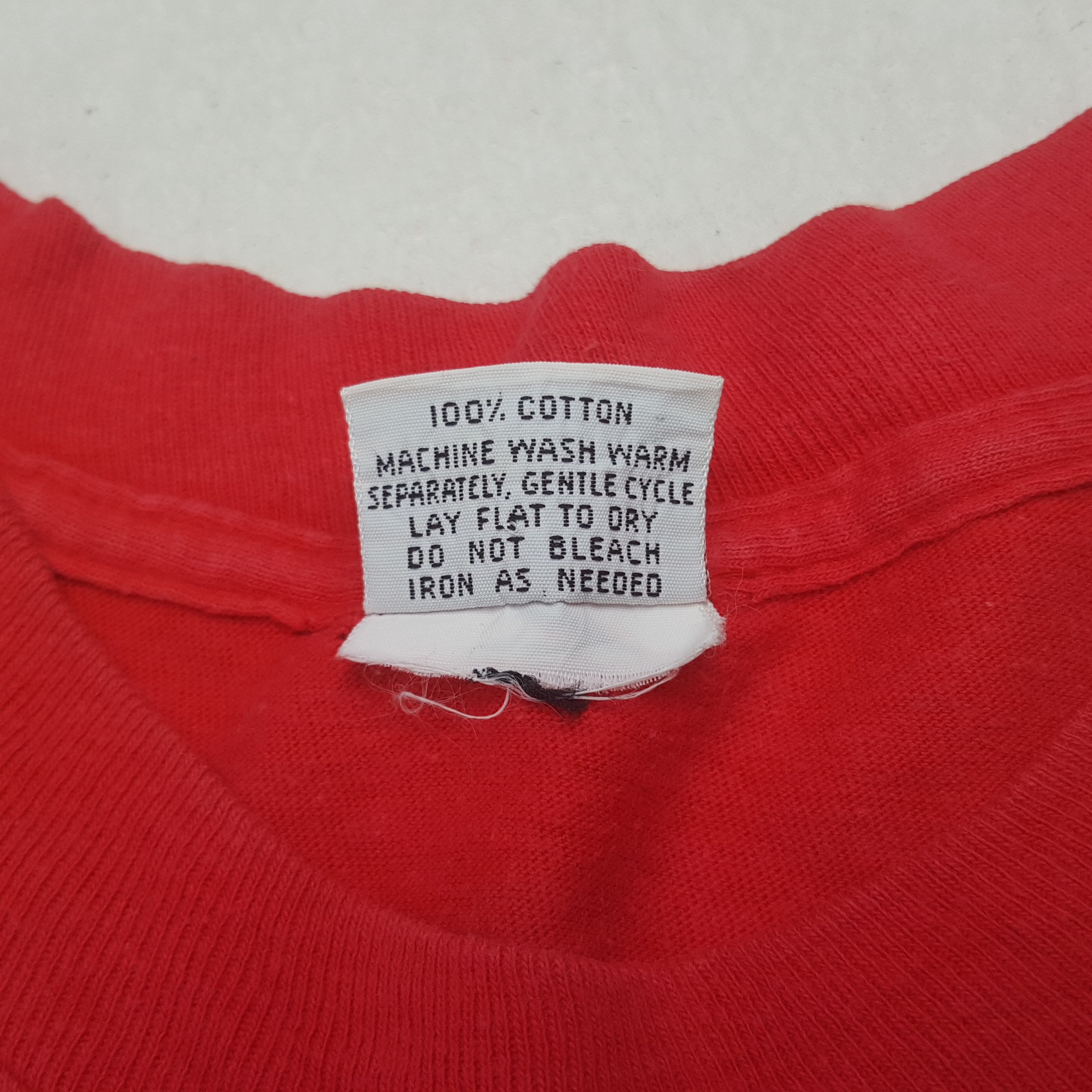 Guess Vintage Guess Products Tshirt Size US M / EU 48-50 / 2 - 6 Thumbnail