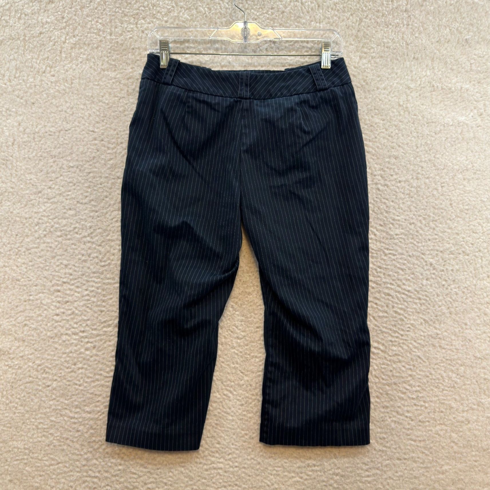 Worthington VINTAGE Worthington Y2K Capri Dress Pants Black Pinstripe Office Trousers Women 6 Petite 27/28 XS? Size 28" / US 6 / IT 42 - 2 Thumbnail