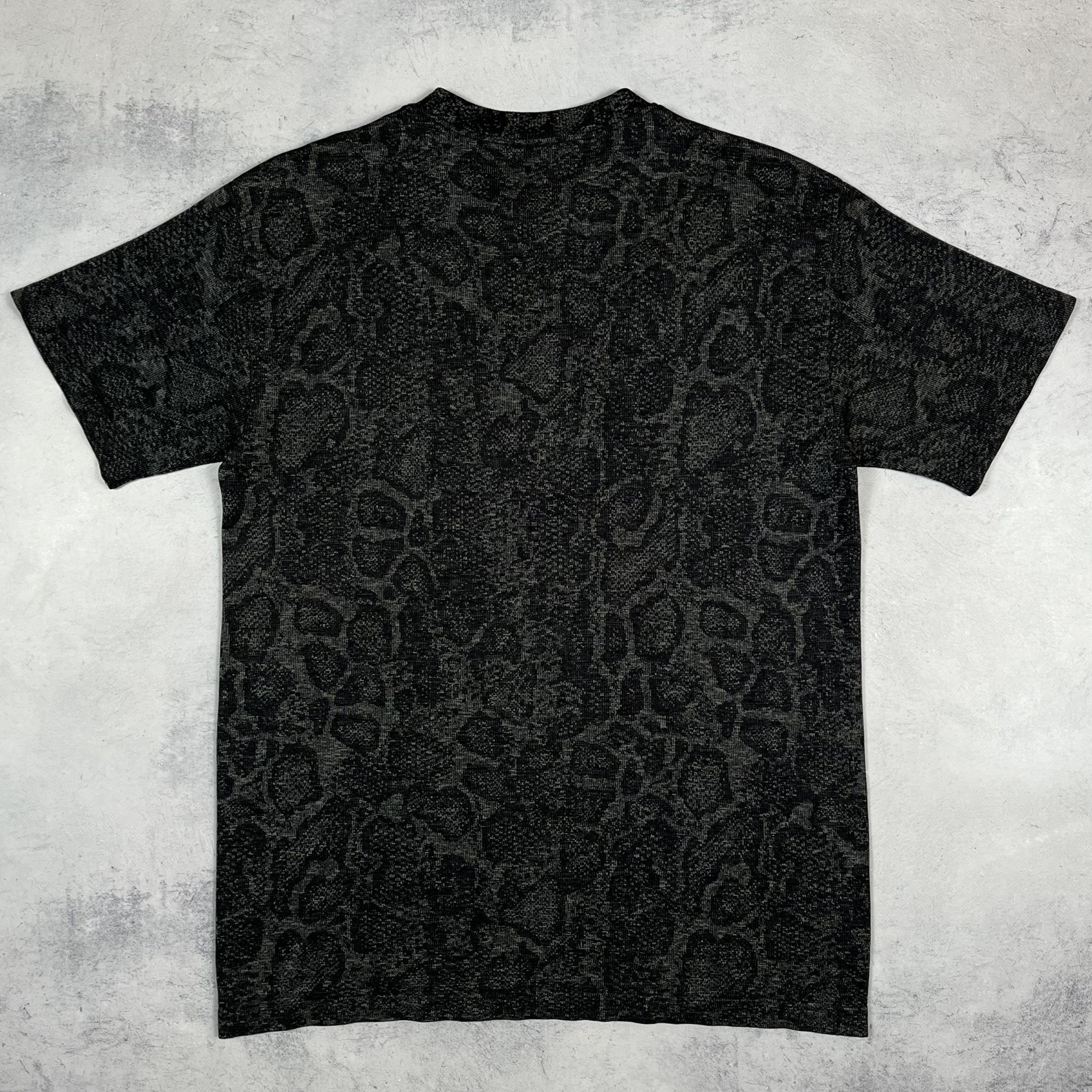 Gymshark Gymshark Textured Snakeskin Pettern T Shirt Size US XS / EU 42 / 0 - 15 Thumbnail