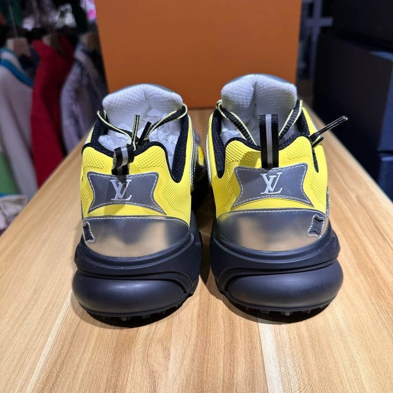 Louis Vuitton Louis Vuitton Louis Vuitton Runner Tactic Yellow Size 42.5 Size US 9.5 / EU 42-43 - 4 Thumbnail