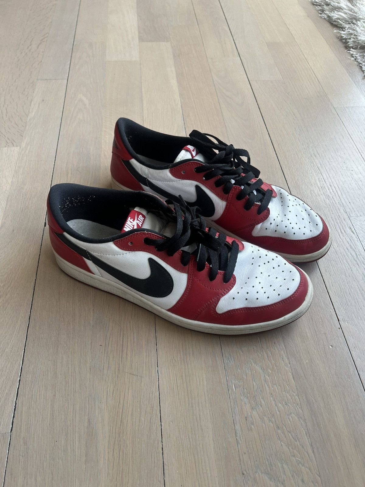 Jordan Brand × Nike Jordan 1 low «Chicago» 2016 Size US 11 / EU 44 - 2 Thumbnail