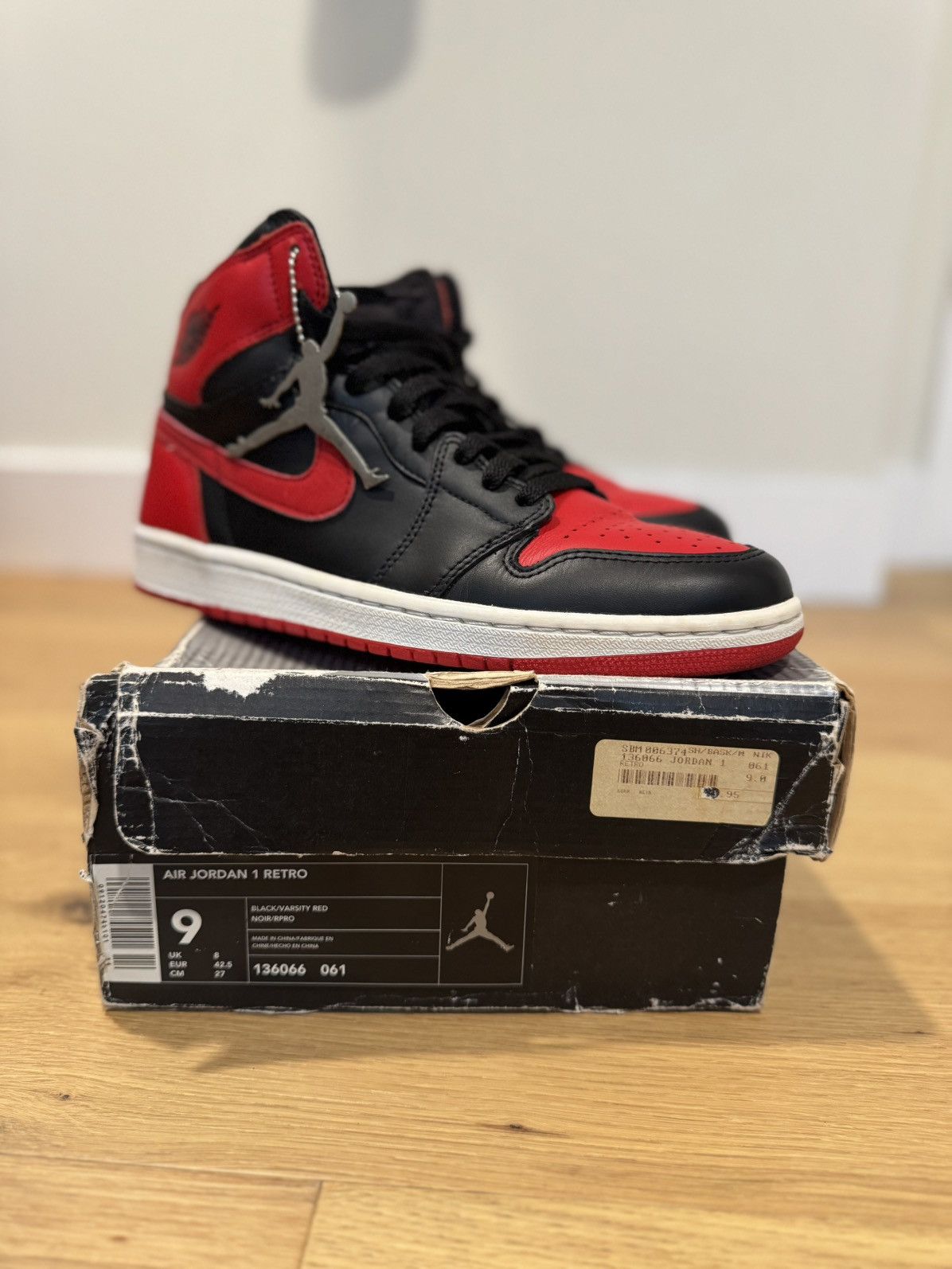 Jordan Brand × Nike Jordan I Black/Varsity Red Bred size 9. VNDS Size US 9 / EU 42 - 1 Thumbnail