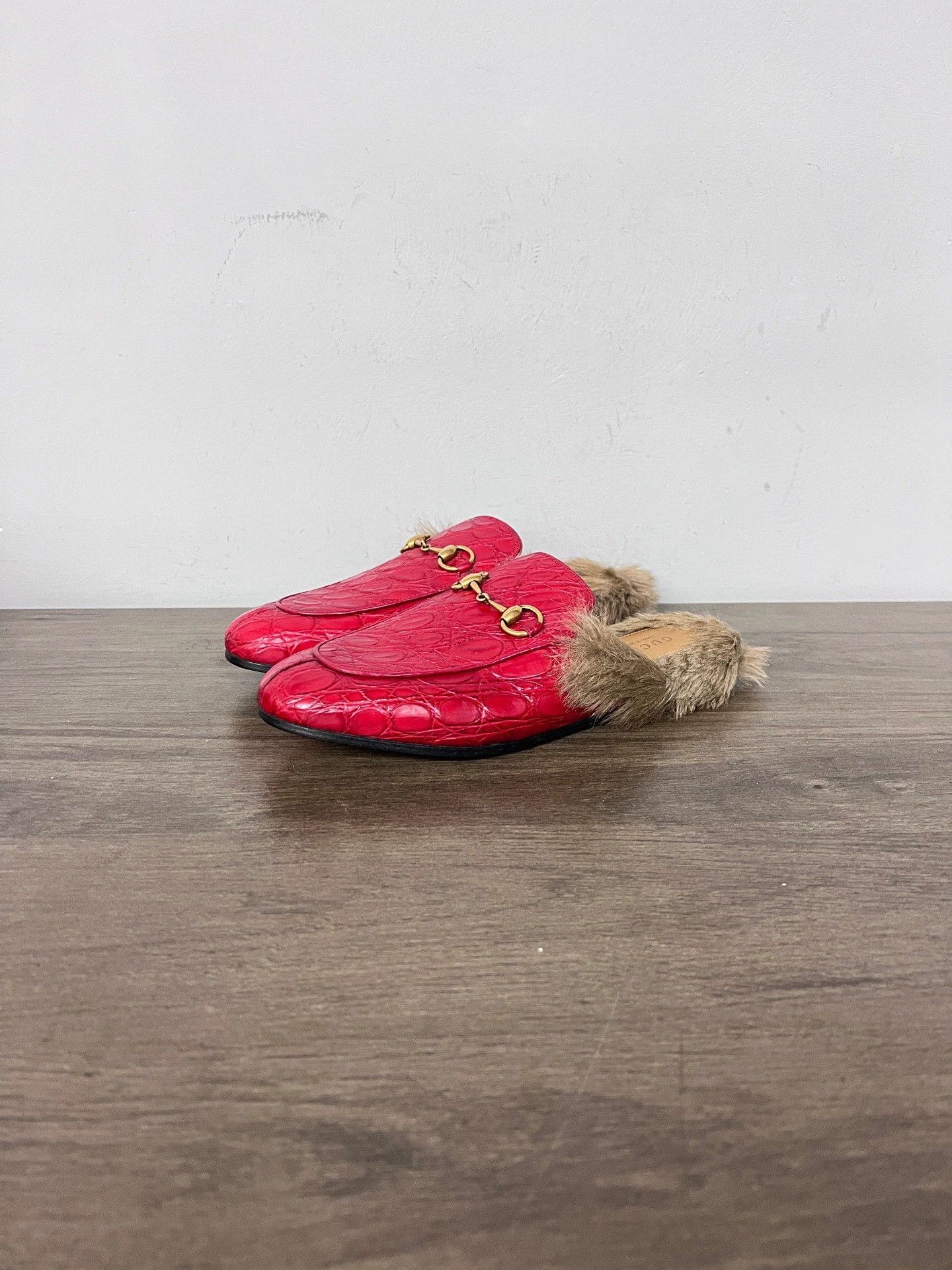 Gucci Crocodile Leather Horsebit Fur Slippers 36 in Red, Women's